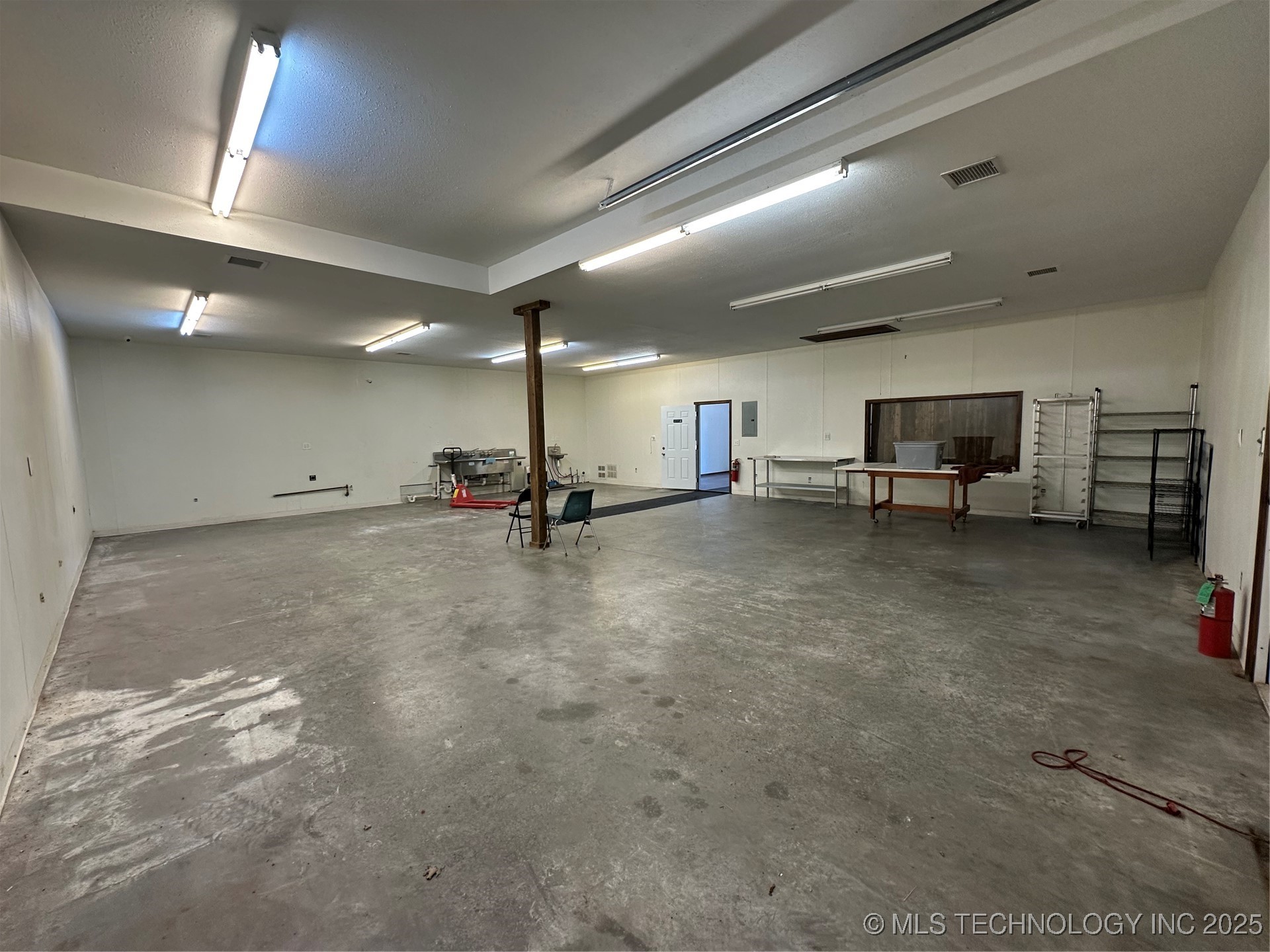 11148 State Hwy 99 Property Photo 7