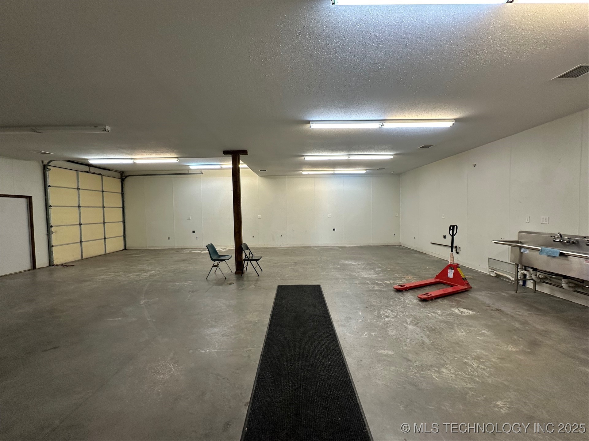 11148 State Hwy 99 Property Photo 8