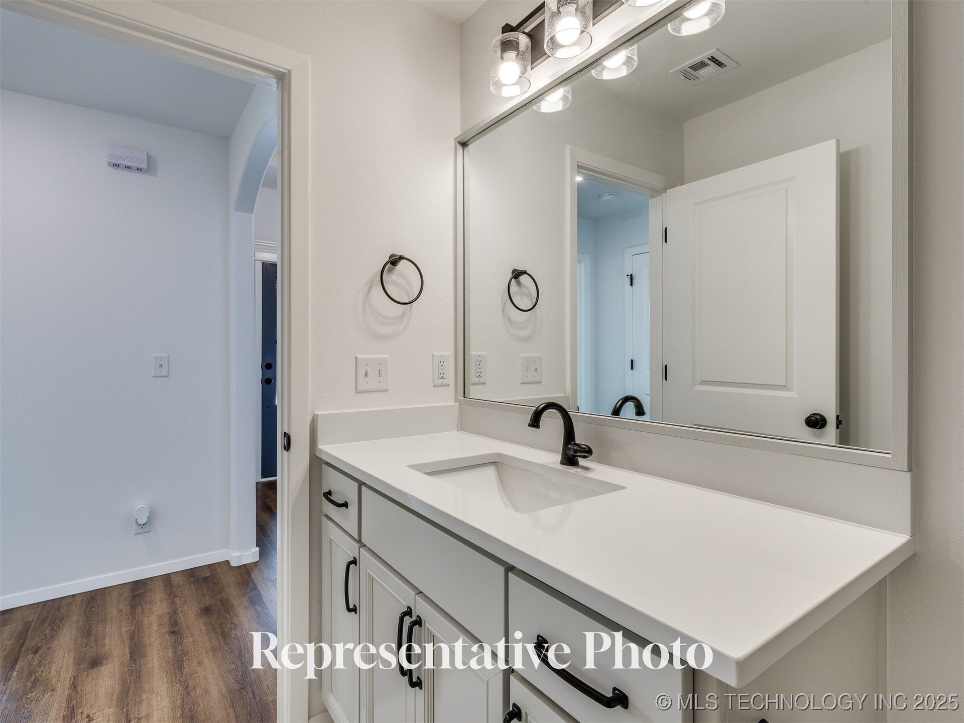 7514 E 90th Place North Property Photo 9