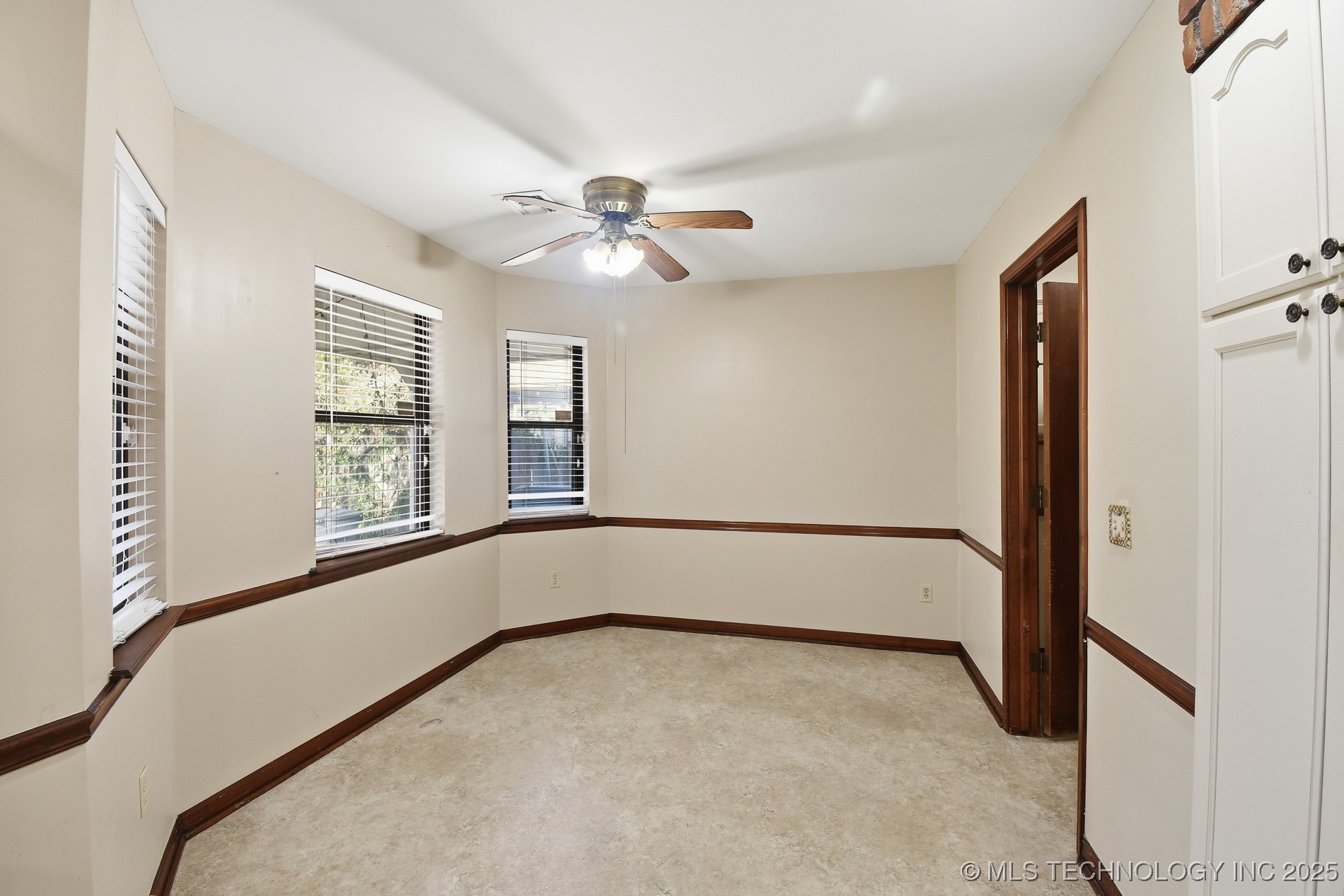 6526 S 111th East Avenue Property Photo 11