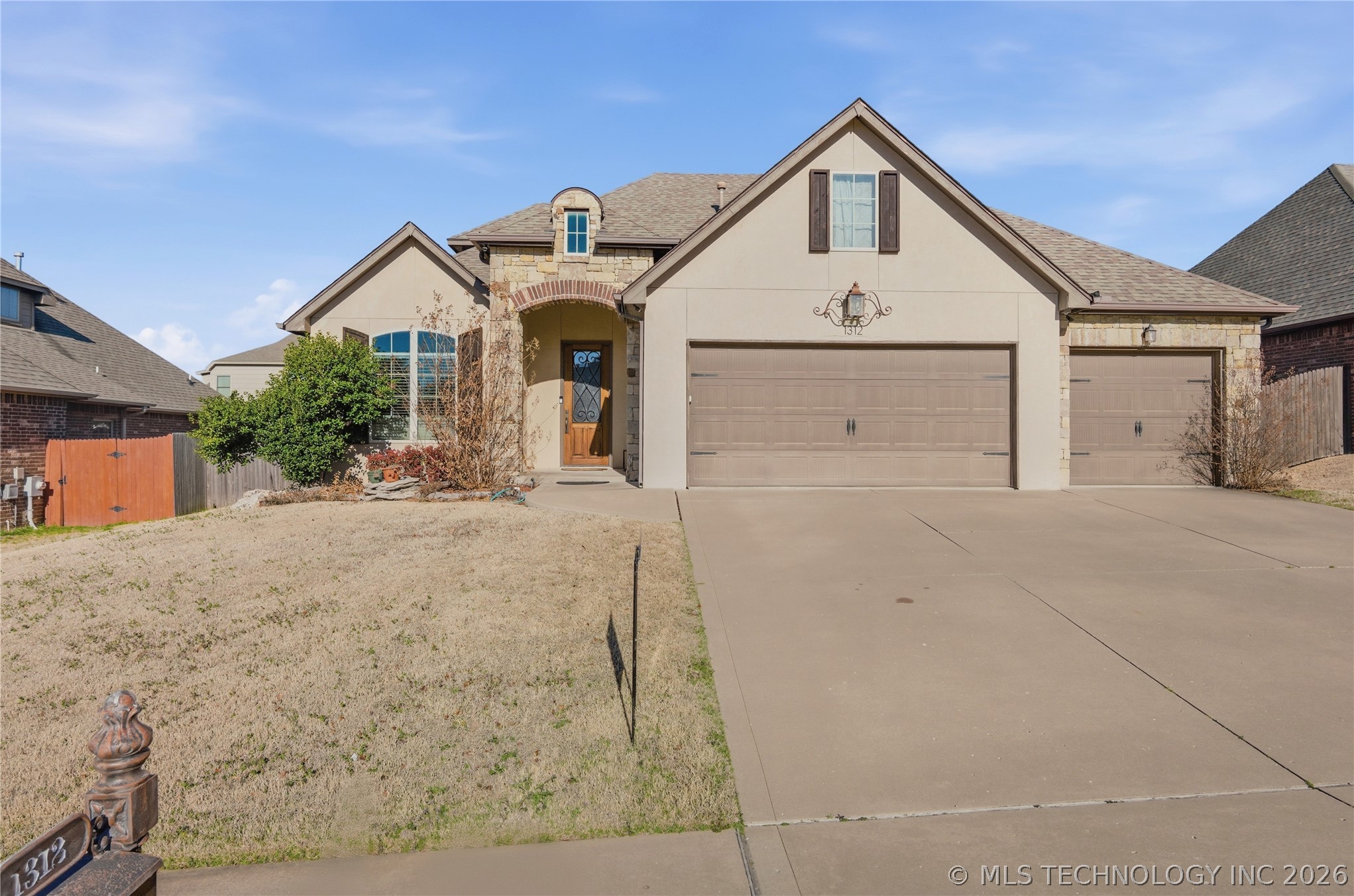 1312 S Desert Palm Lane Property Photo 3