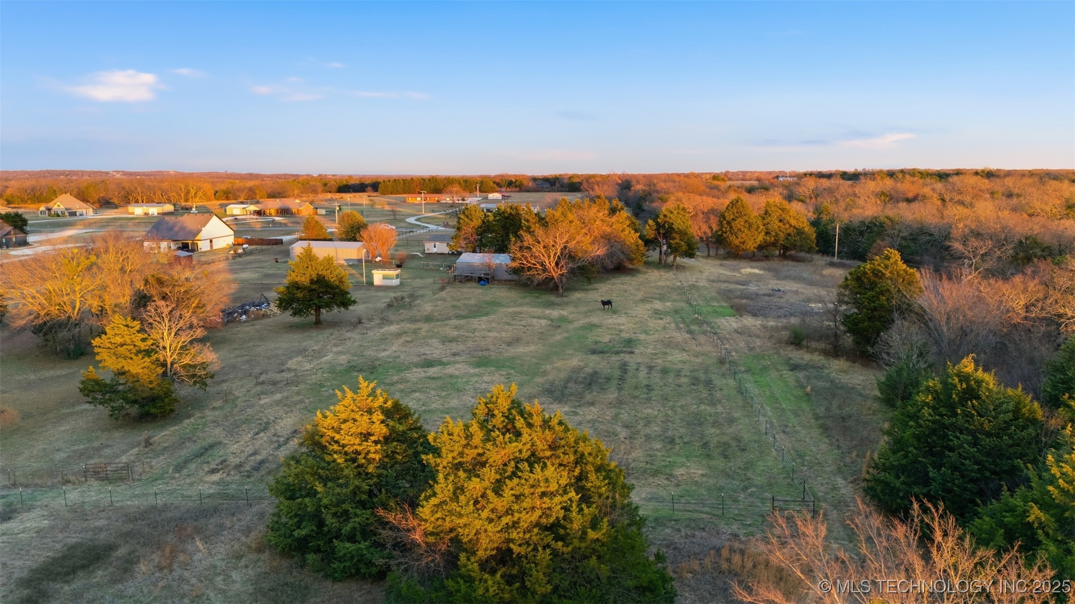 0005 County Road 3570 Property Photo 2