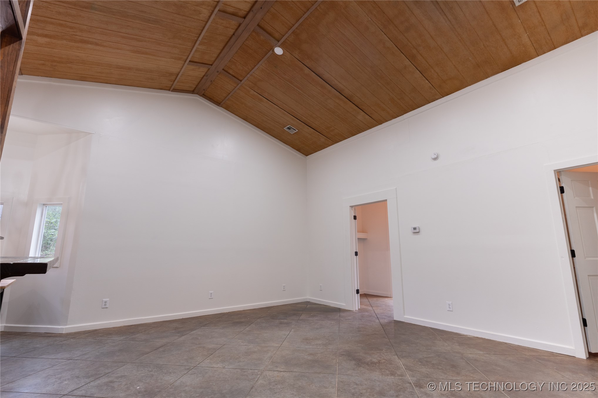 315 W Main Street Property Photo 5