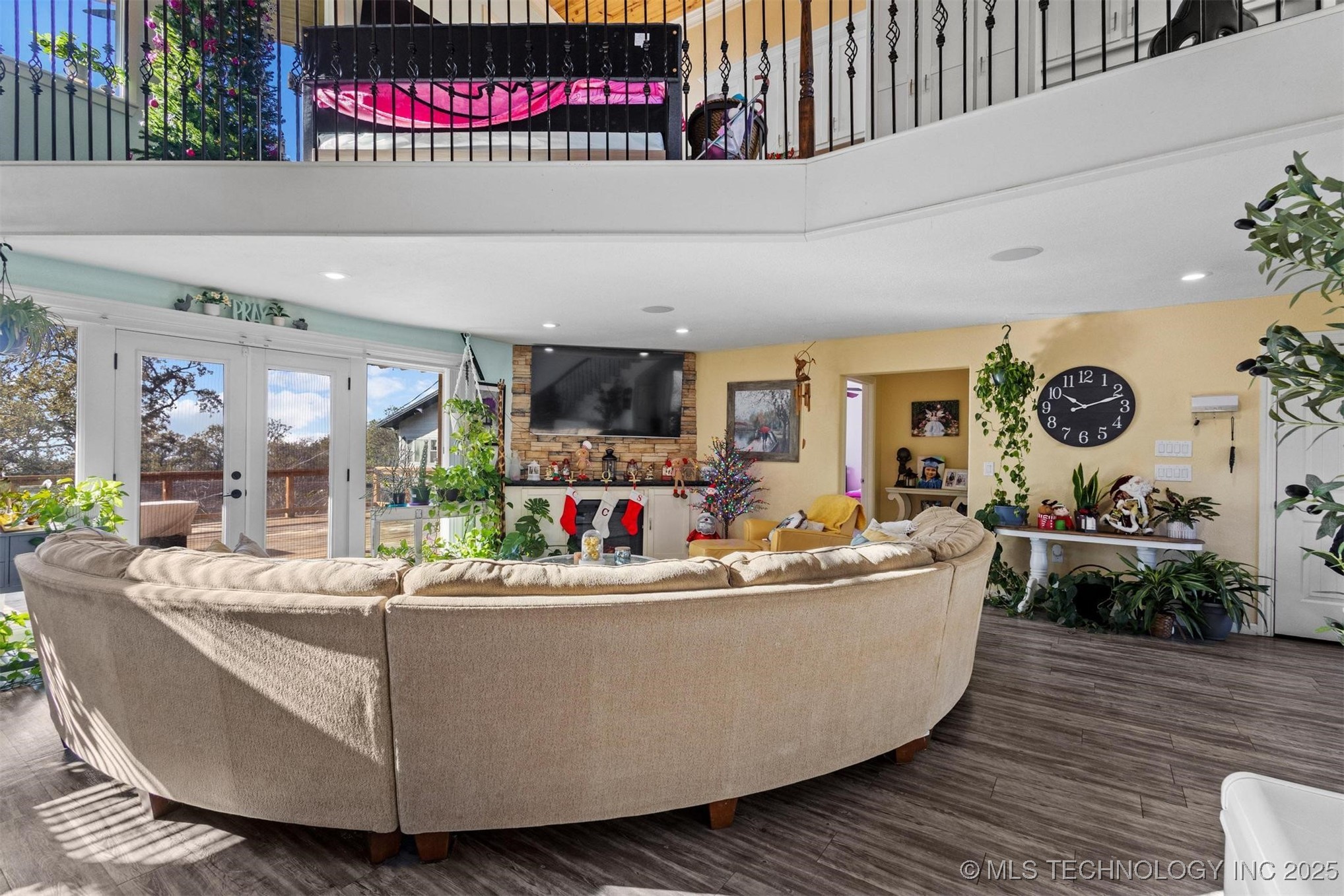 2451 E End Property Photo 6