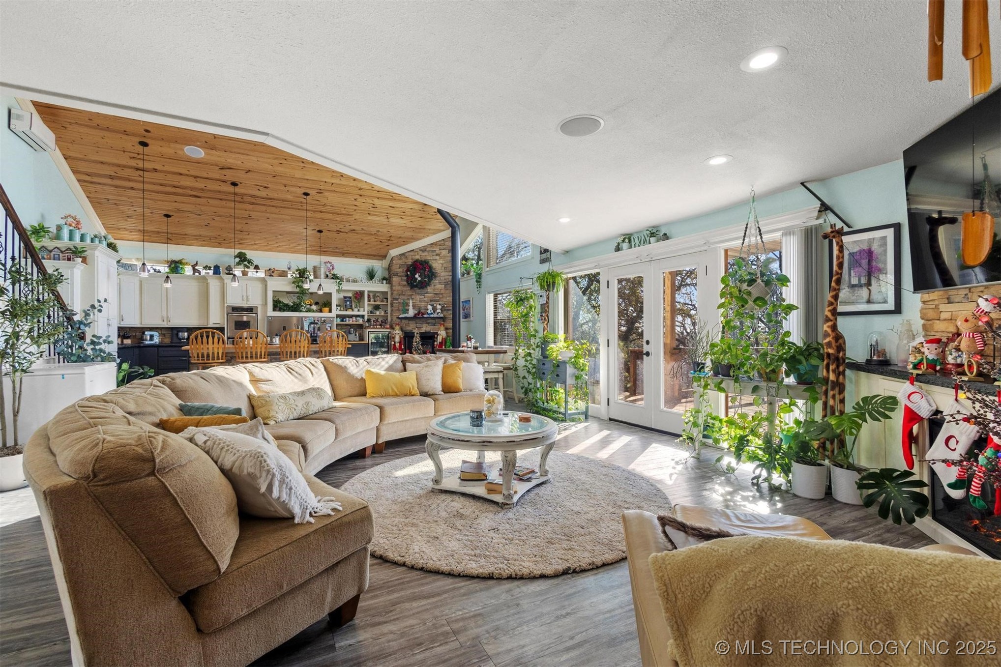 2451 E End Property Photo 10