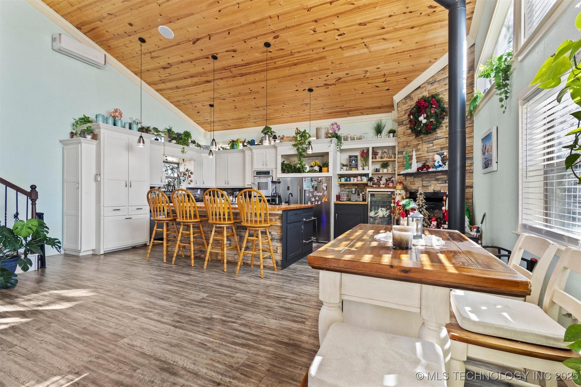 2451 E End Property Photo 17