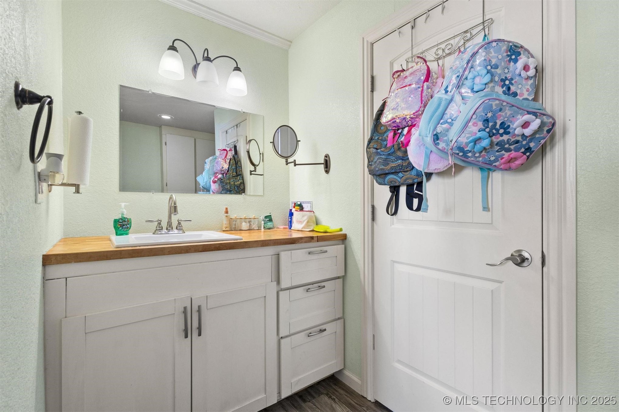 2451 E End Property Photo 28