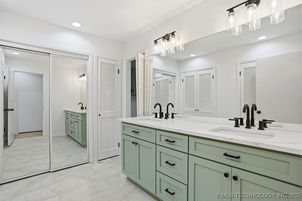 10162 S Marion Avenue Property Photo 4