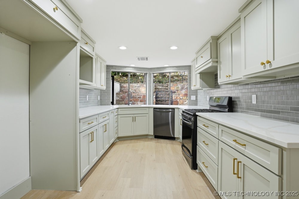 10162 S Marion Avenue Property Photo 7