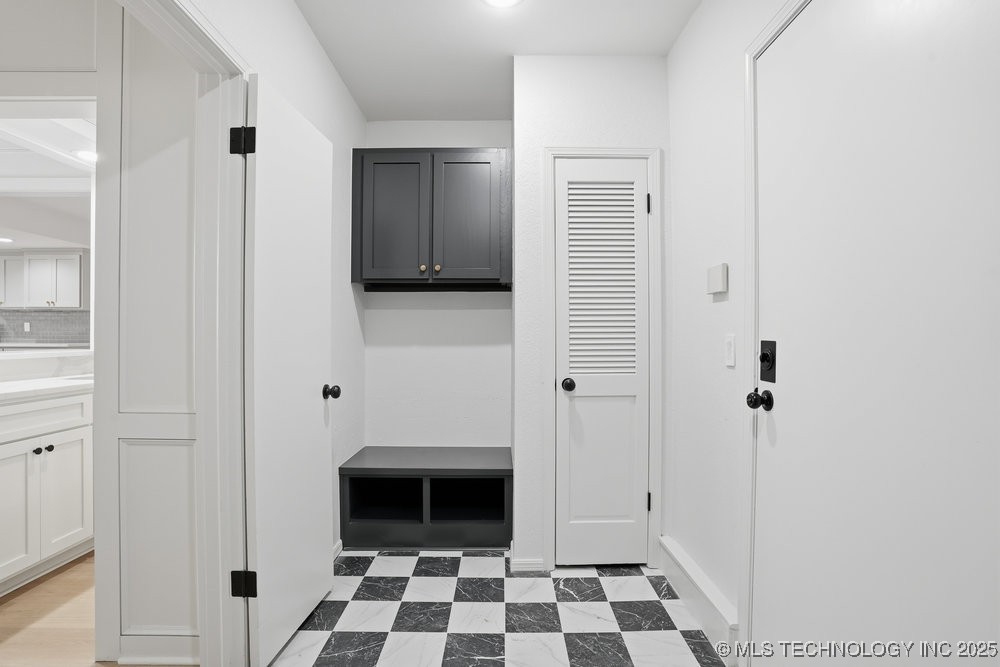 10162 S Marion Avenue Property Photo 9