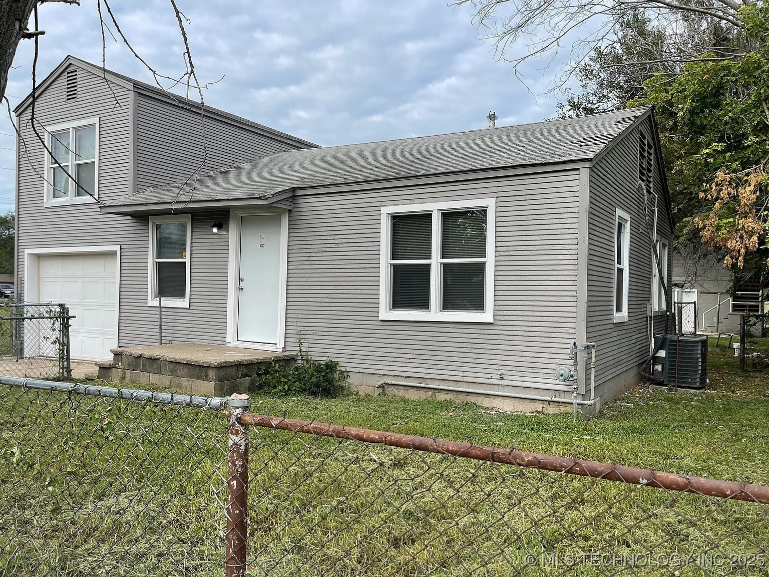 540 S 40th Avenue W Property Photo 2