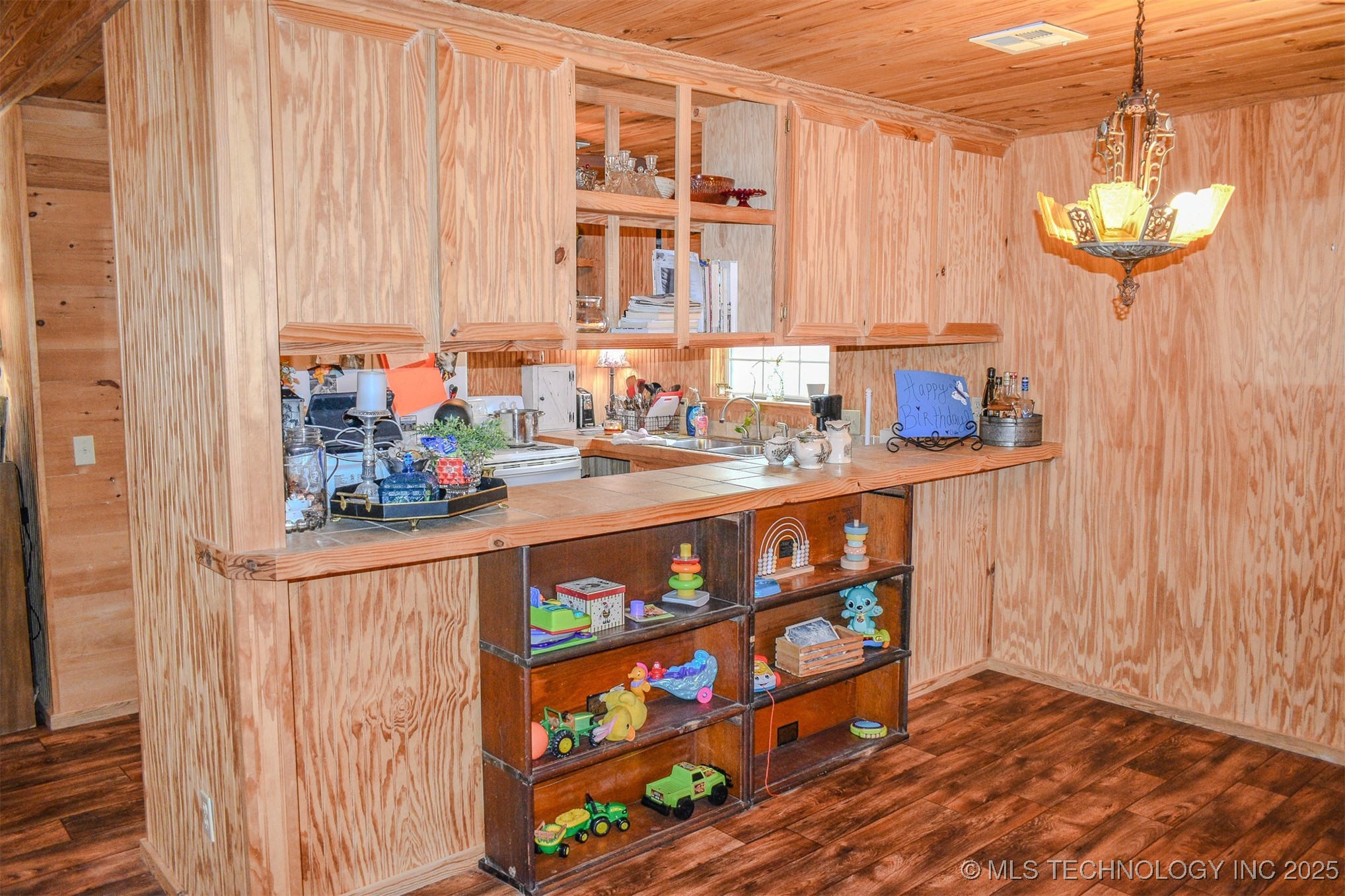 919 N 4210 Road Property Photo 9