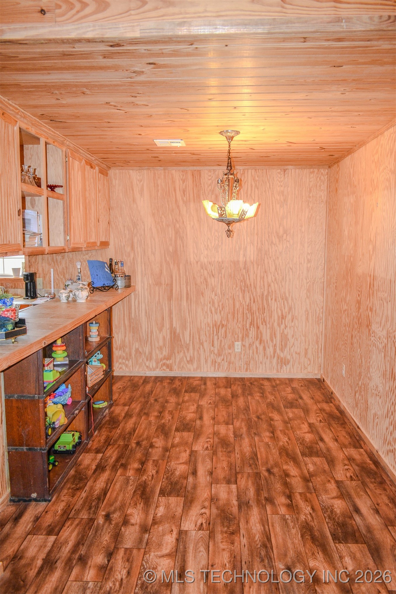 919 N 4210 Road Property Photo 10