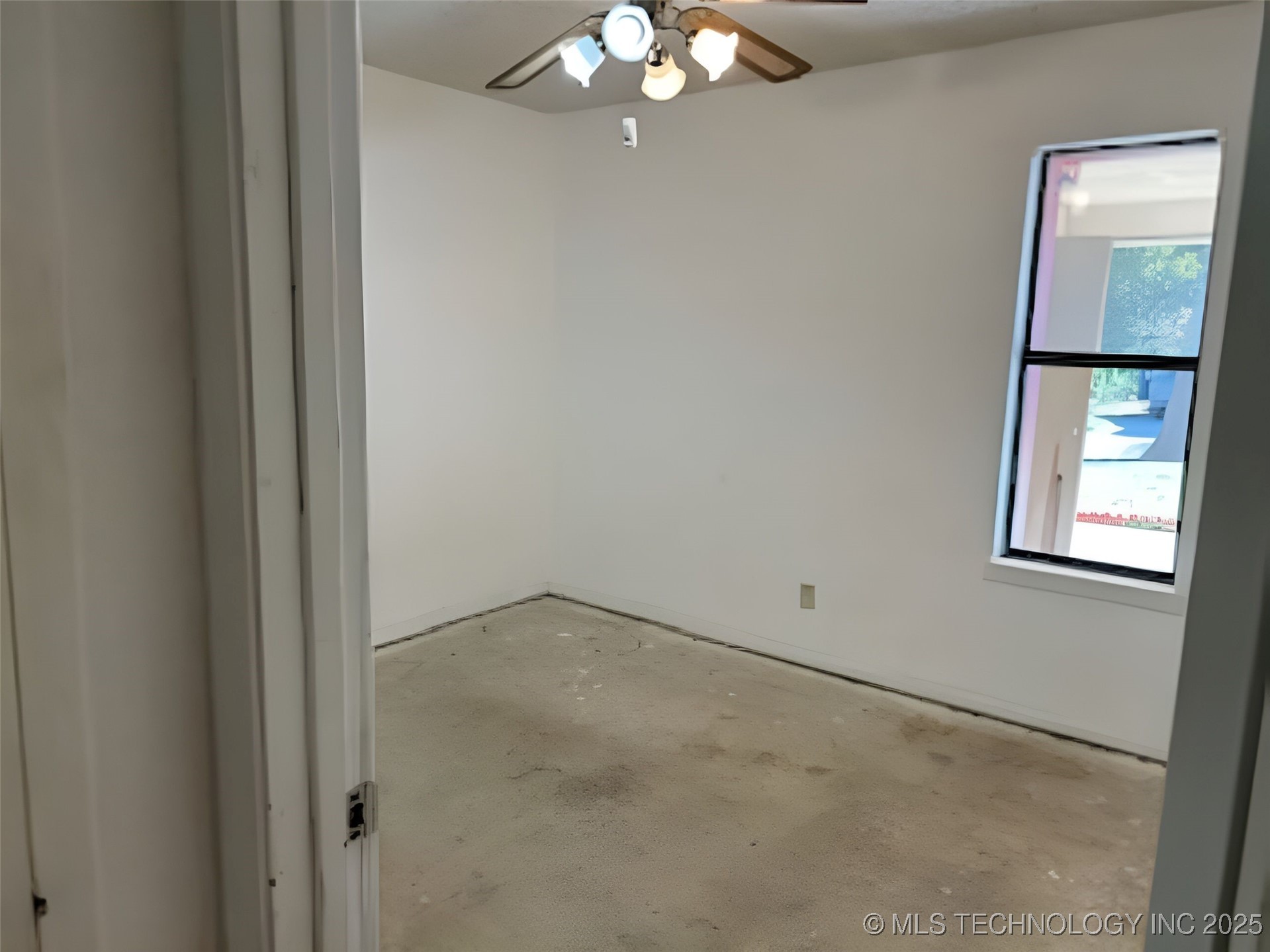 319 B Sw Property Photo 8