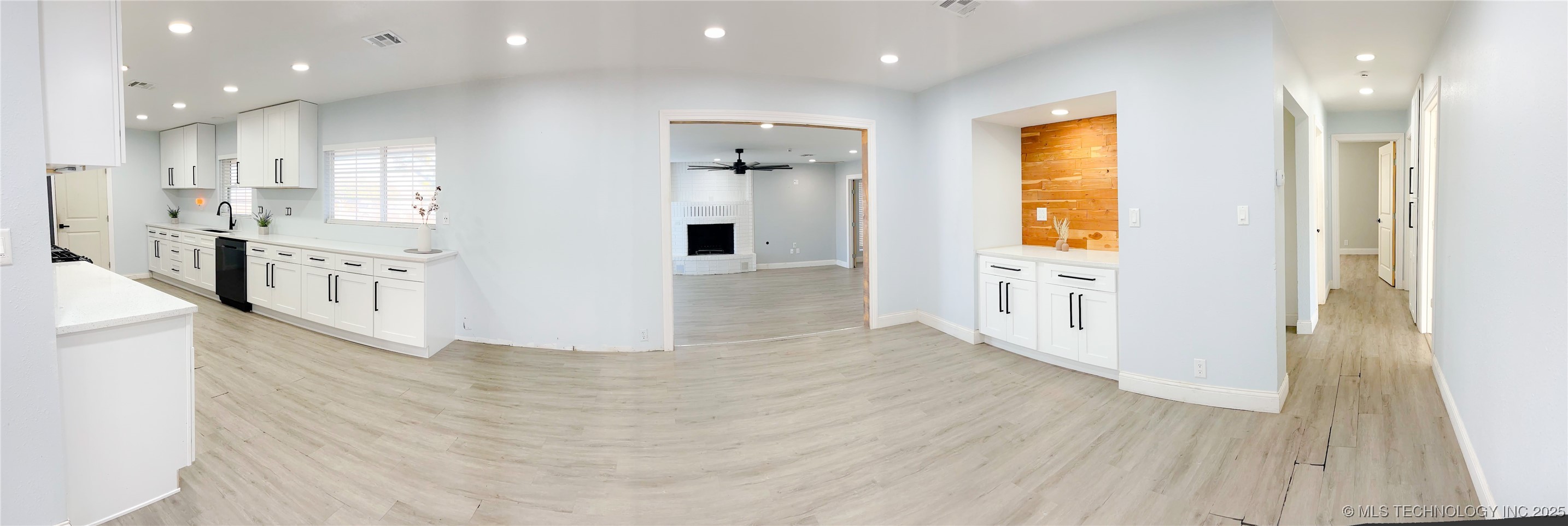 500 E Iowa Property Photo 17