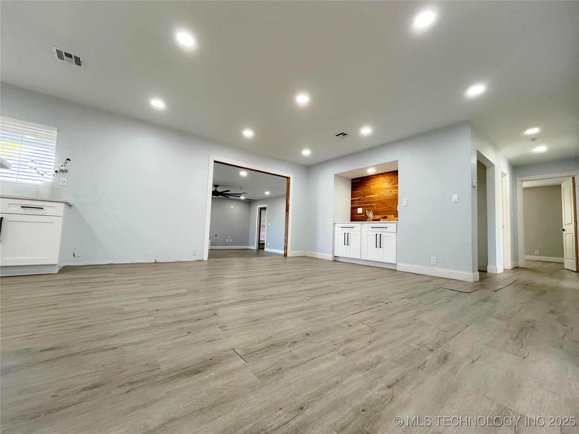 500 E Iowa Property Photo 18