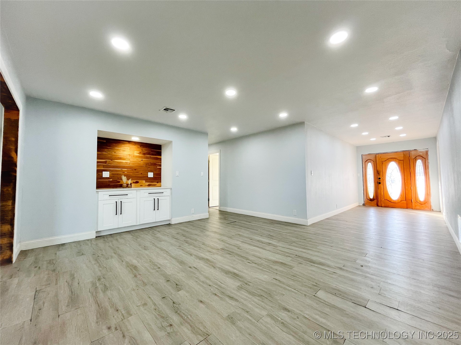500 E Iowa Property Photo 19