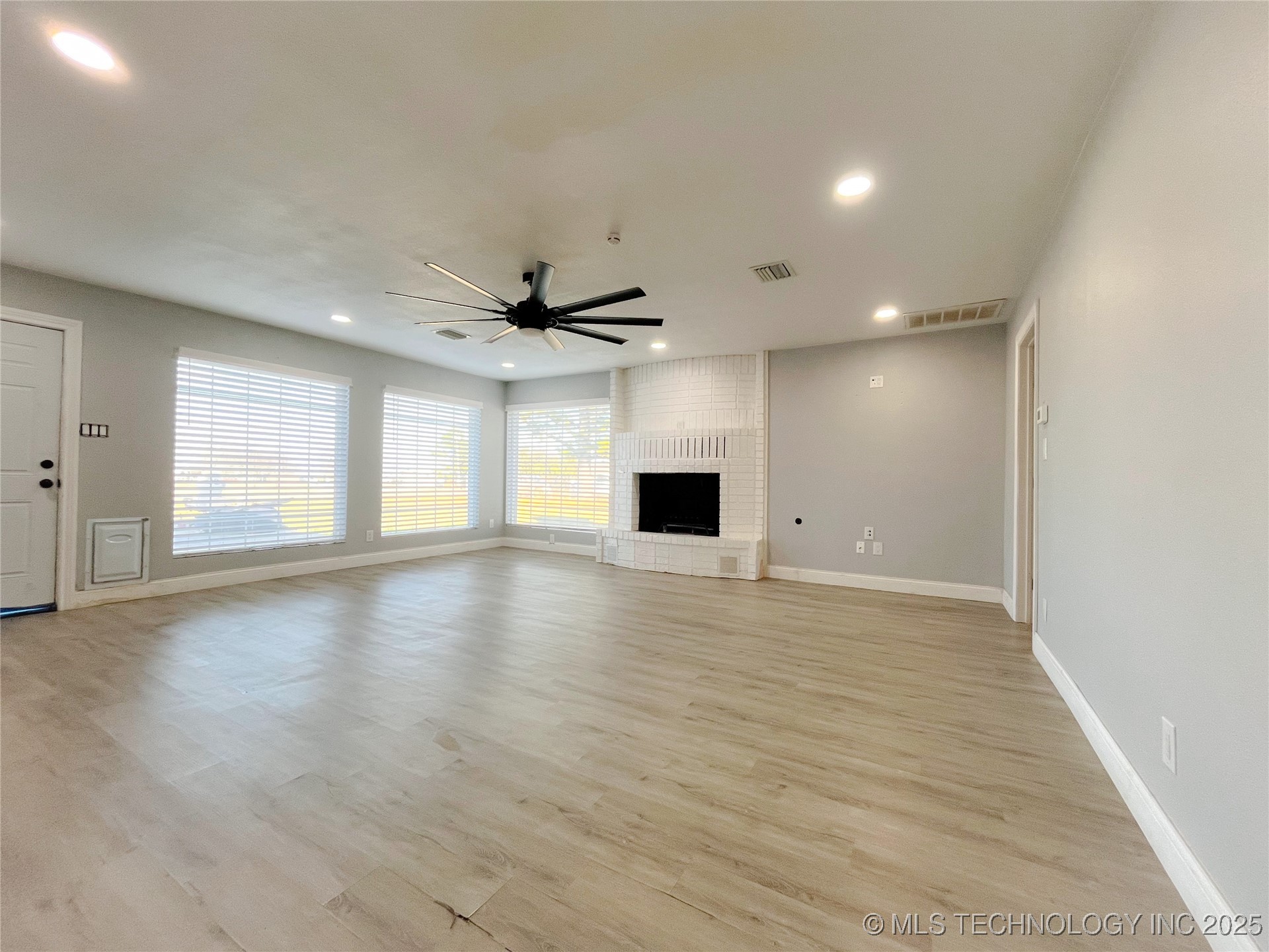 500 E Iowa Property Photo 25