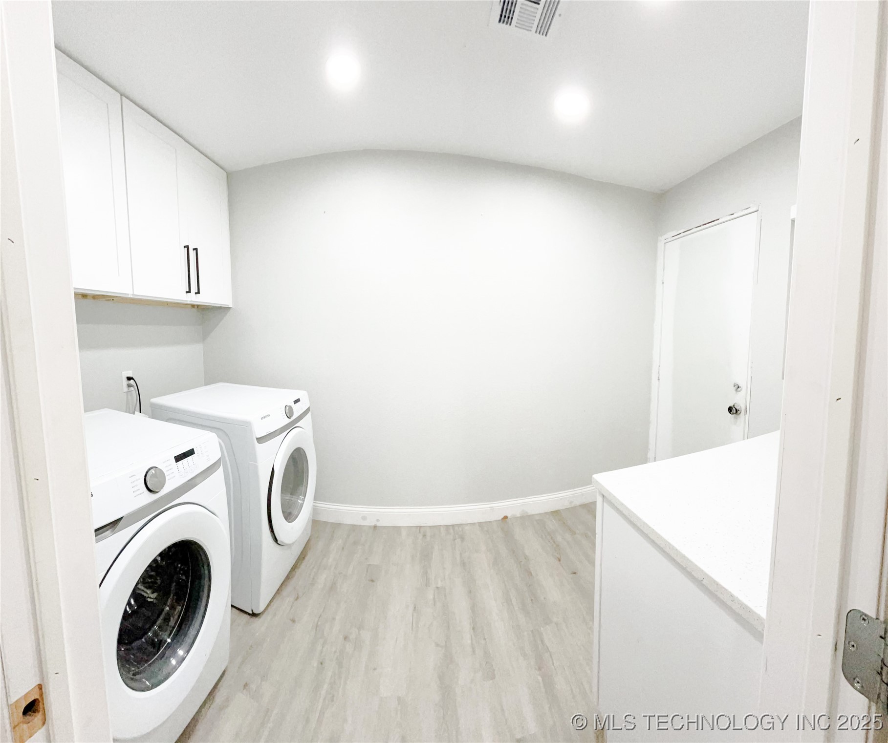 500 E Iowa Property Photo 28