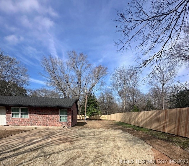 1654 W Woodcraft Road Property Photo 2