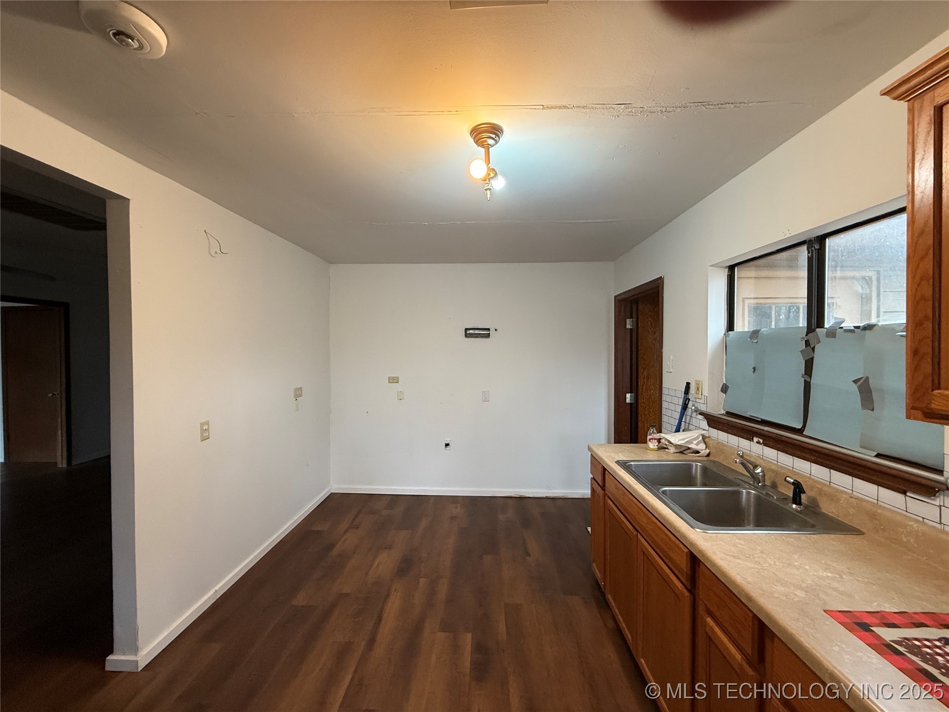 30487 S 552 Road Property Photo 2