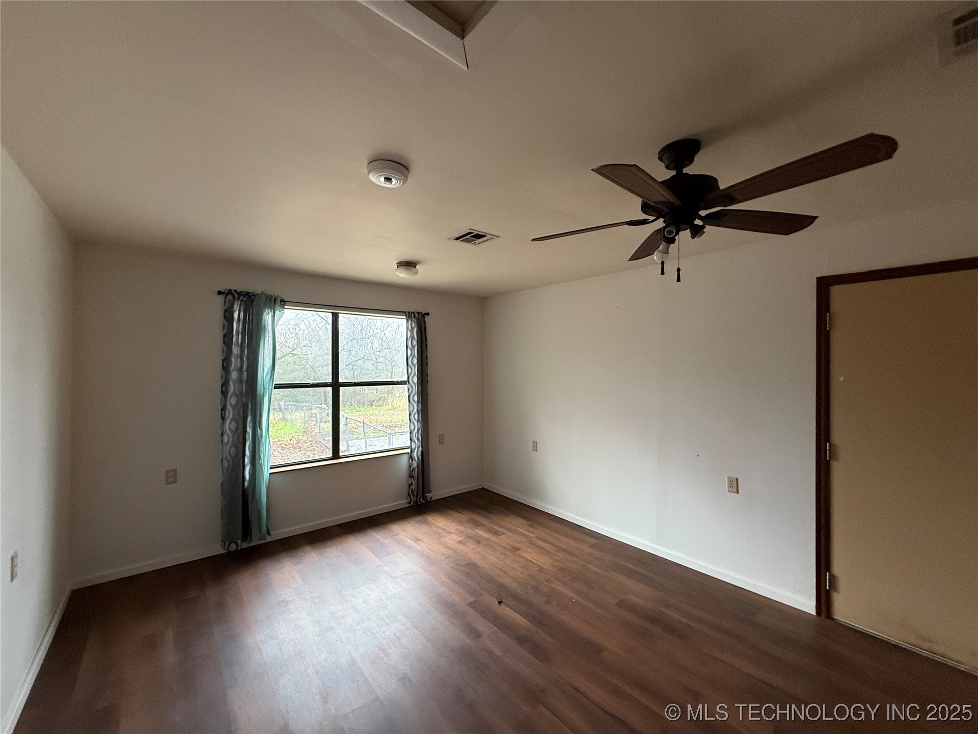 30487 S 552 Road Property Photo 6