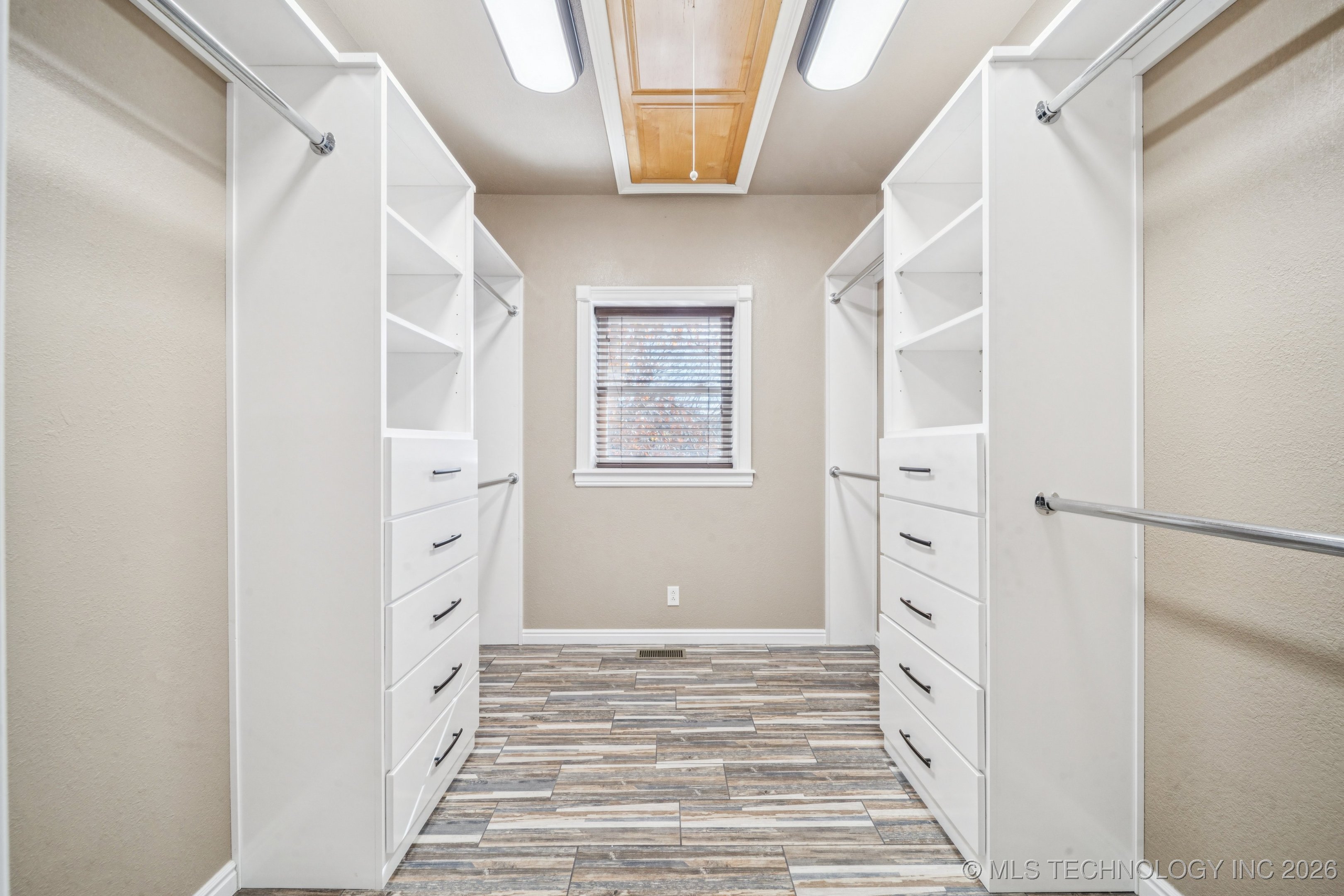 62194 E 246 Property Photo 31