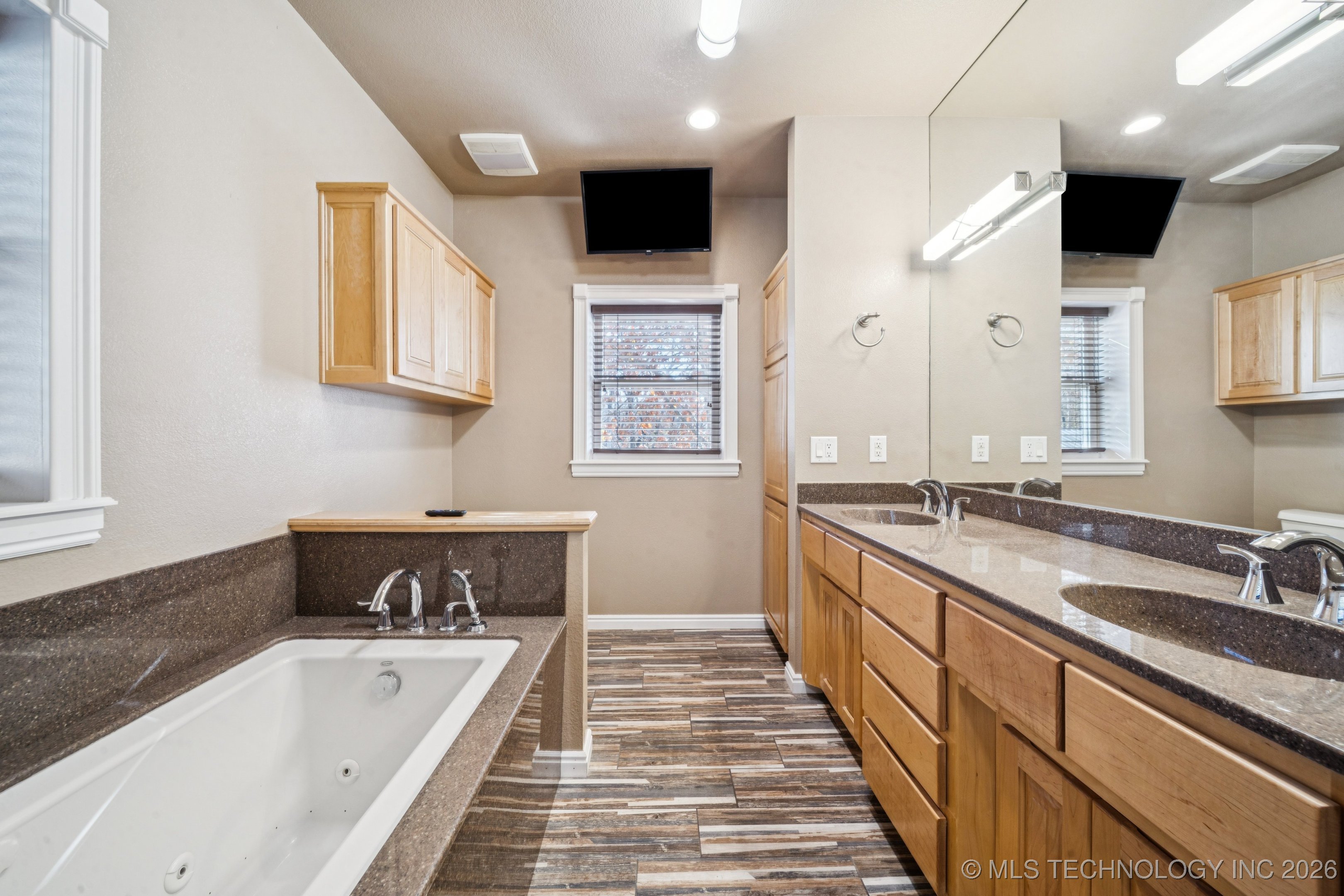 62194 E 246 Property Photo 34