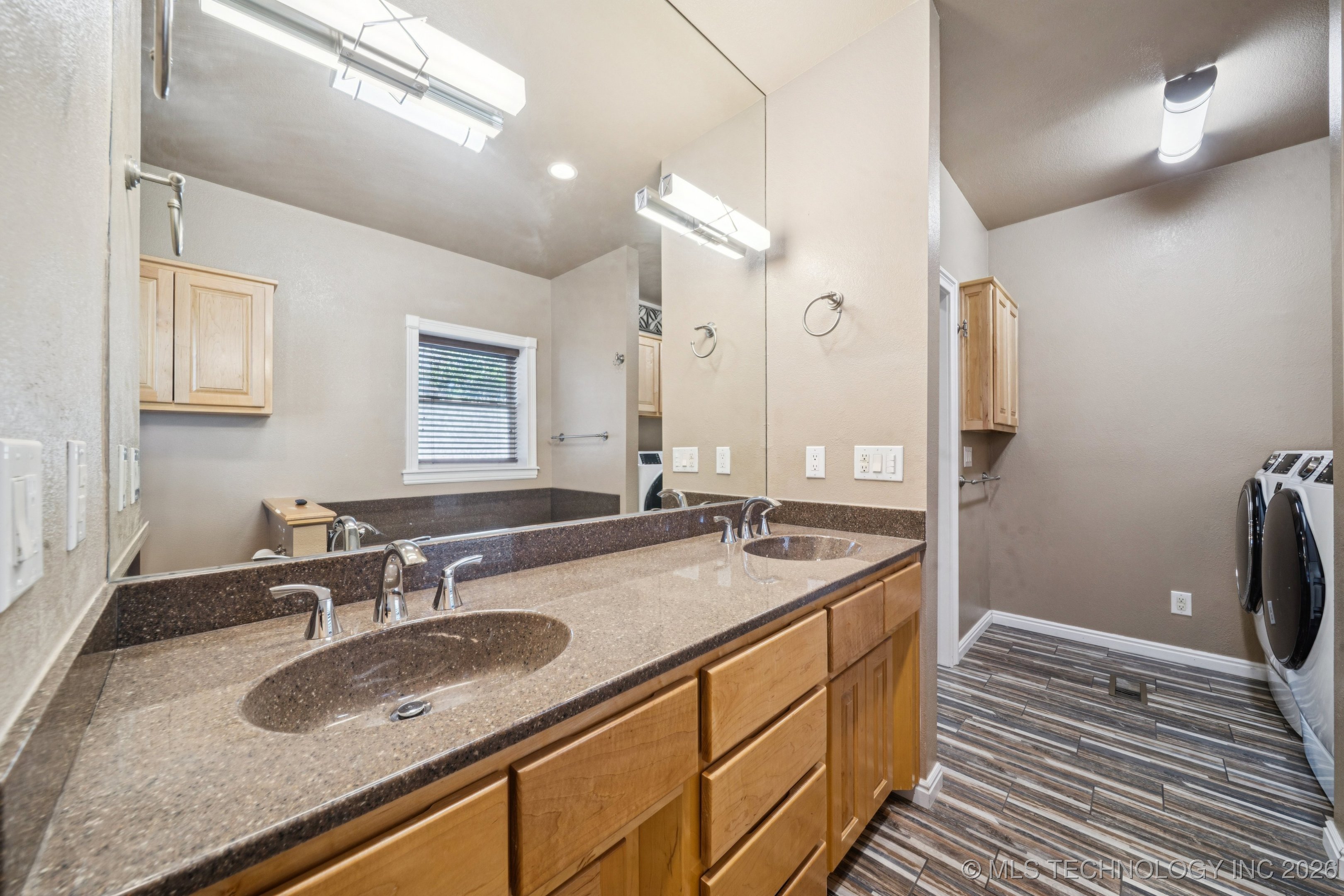 62194 E 246 Property Photo 36