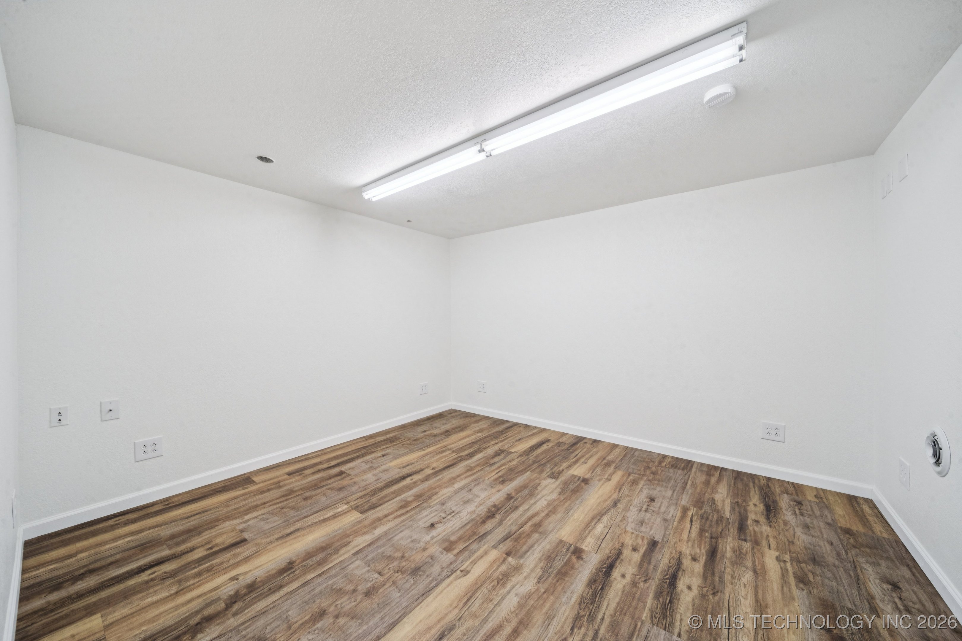 62194 E 246 Property Photo 47