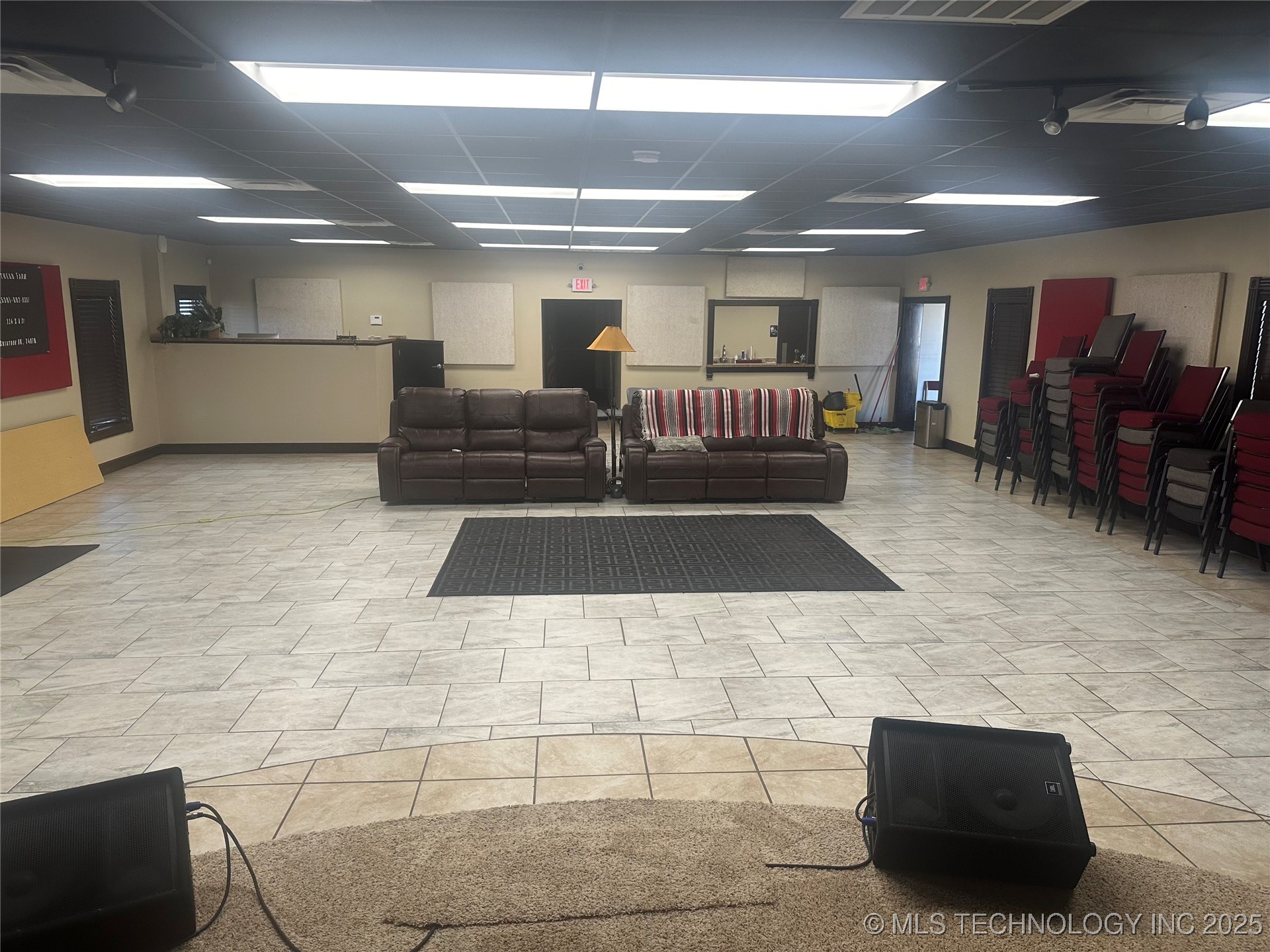 206 E 3rd Street Property Photo 8