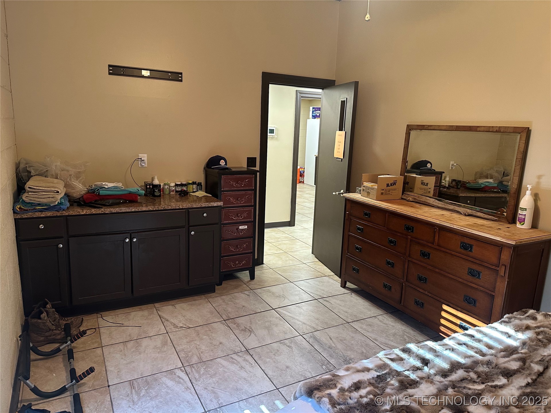 206 E 3rd Street Property Photo 9