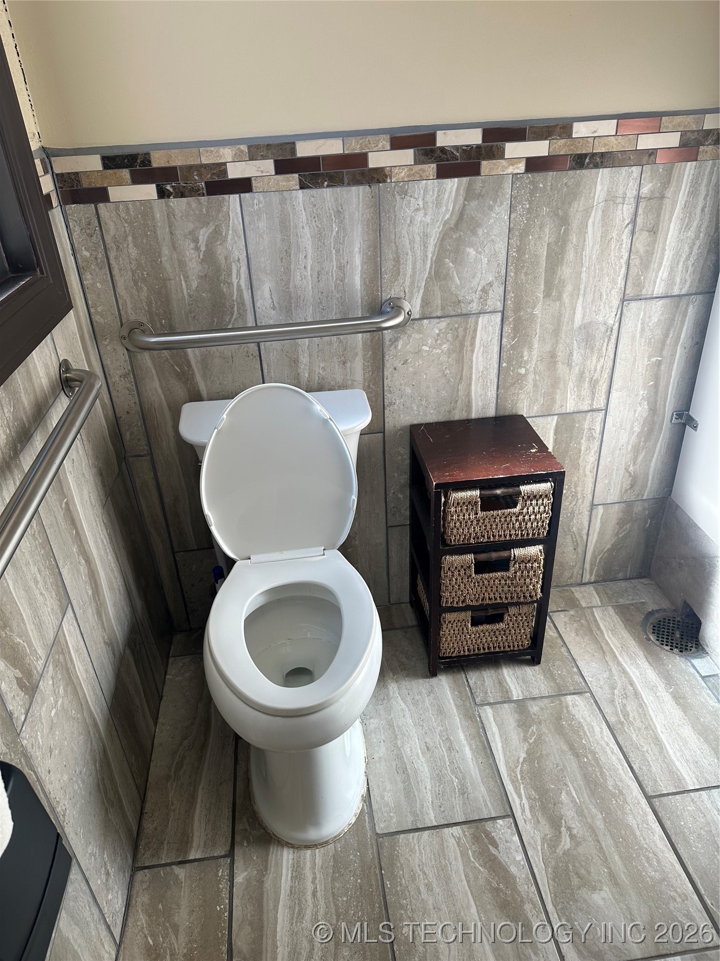 206 E 3rd Street Property Photo 14