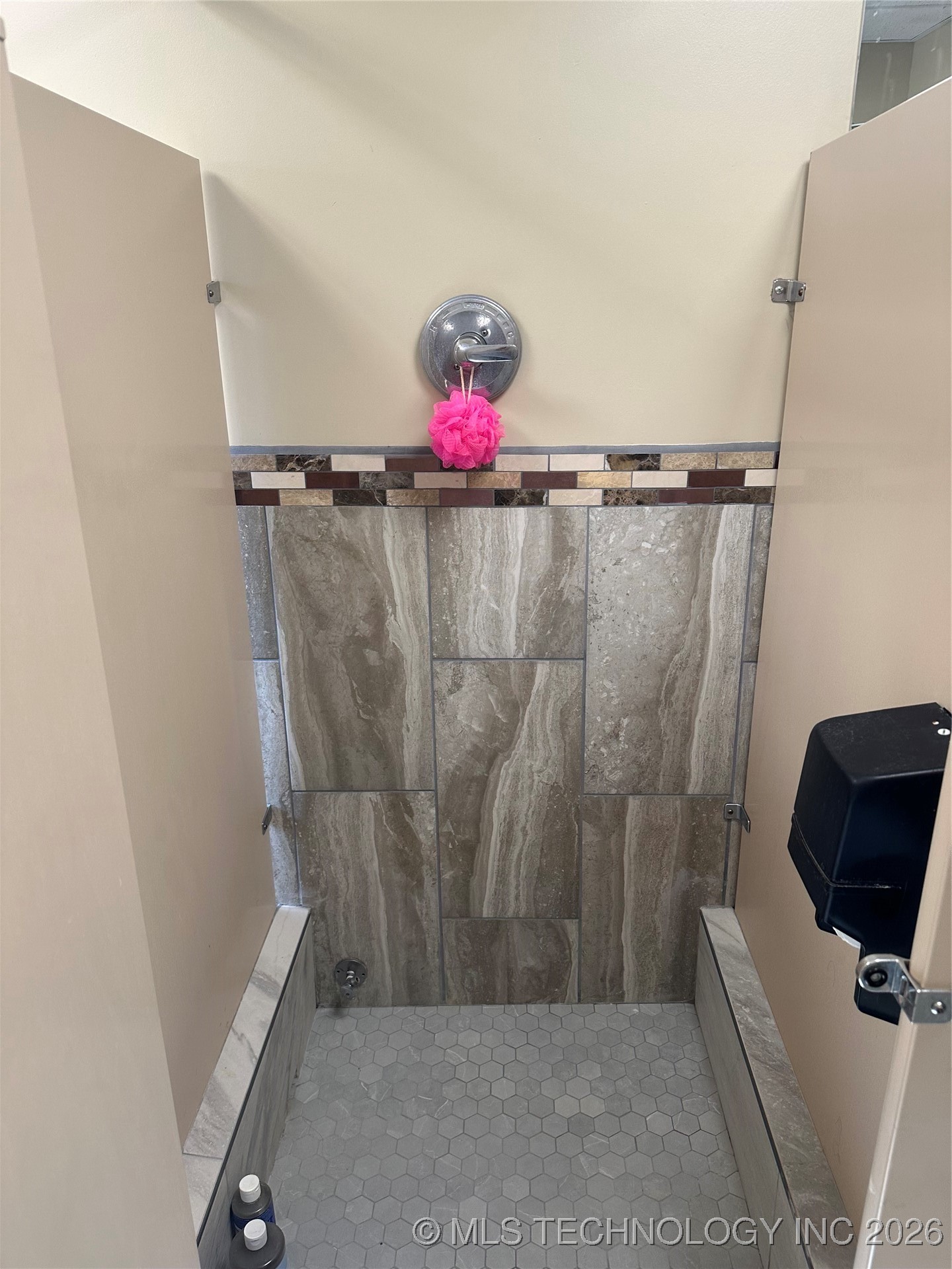 206 E 3rd Street Property Photo 15