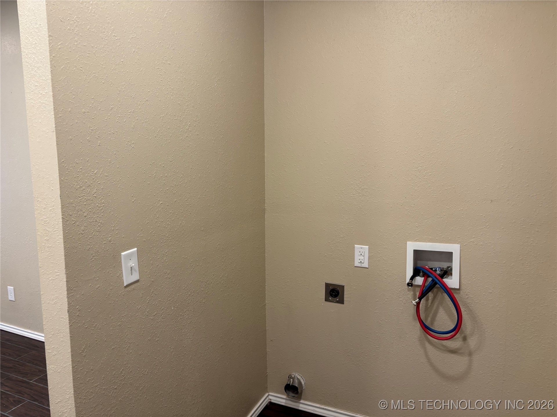 206 E 3rd Street Property Photo 19