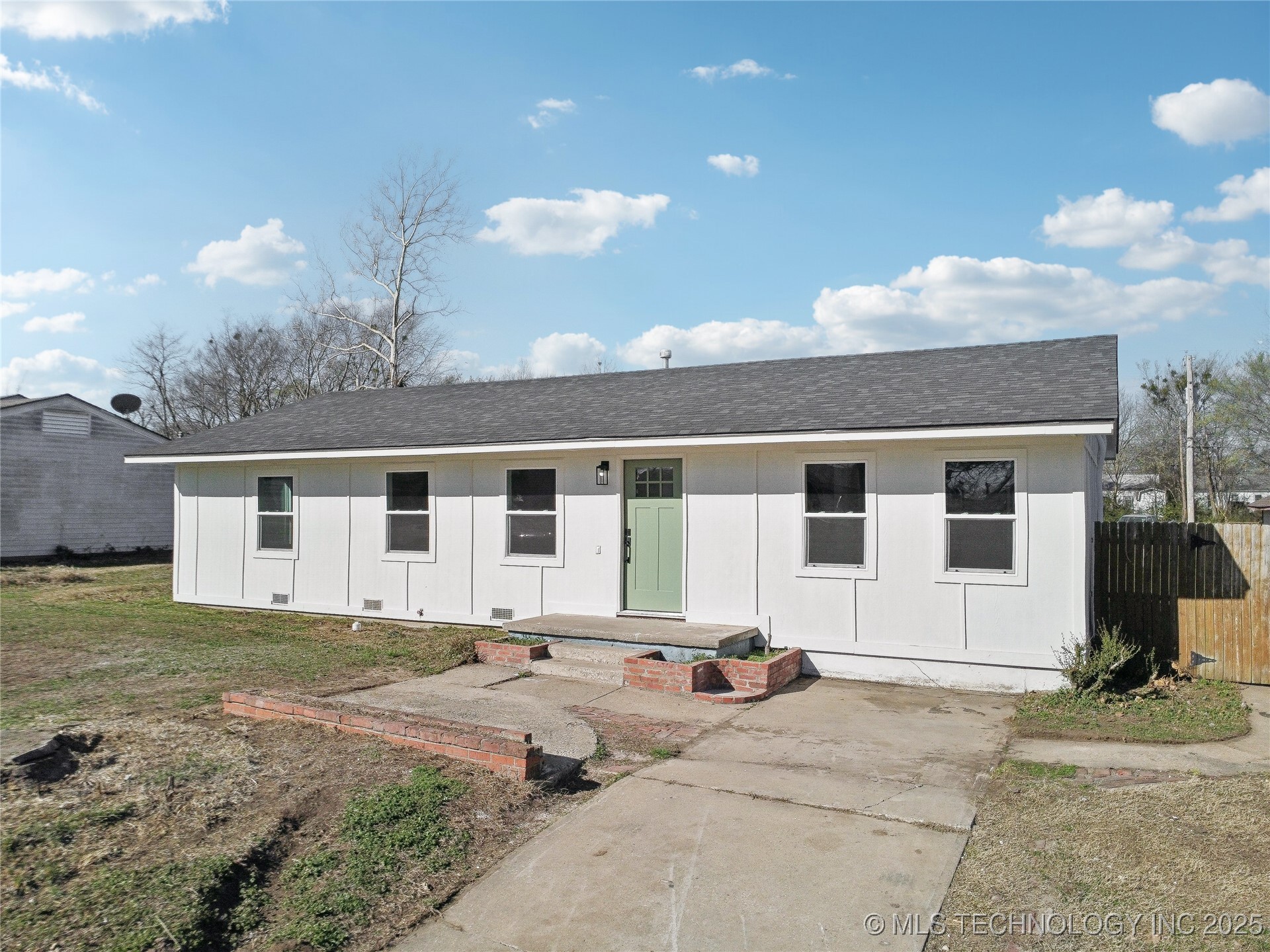 1137 N Oklahoma Avenue Property Photo 1