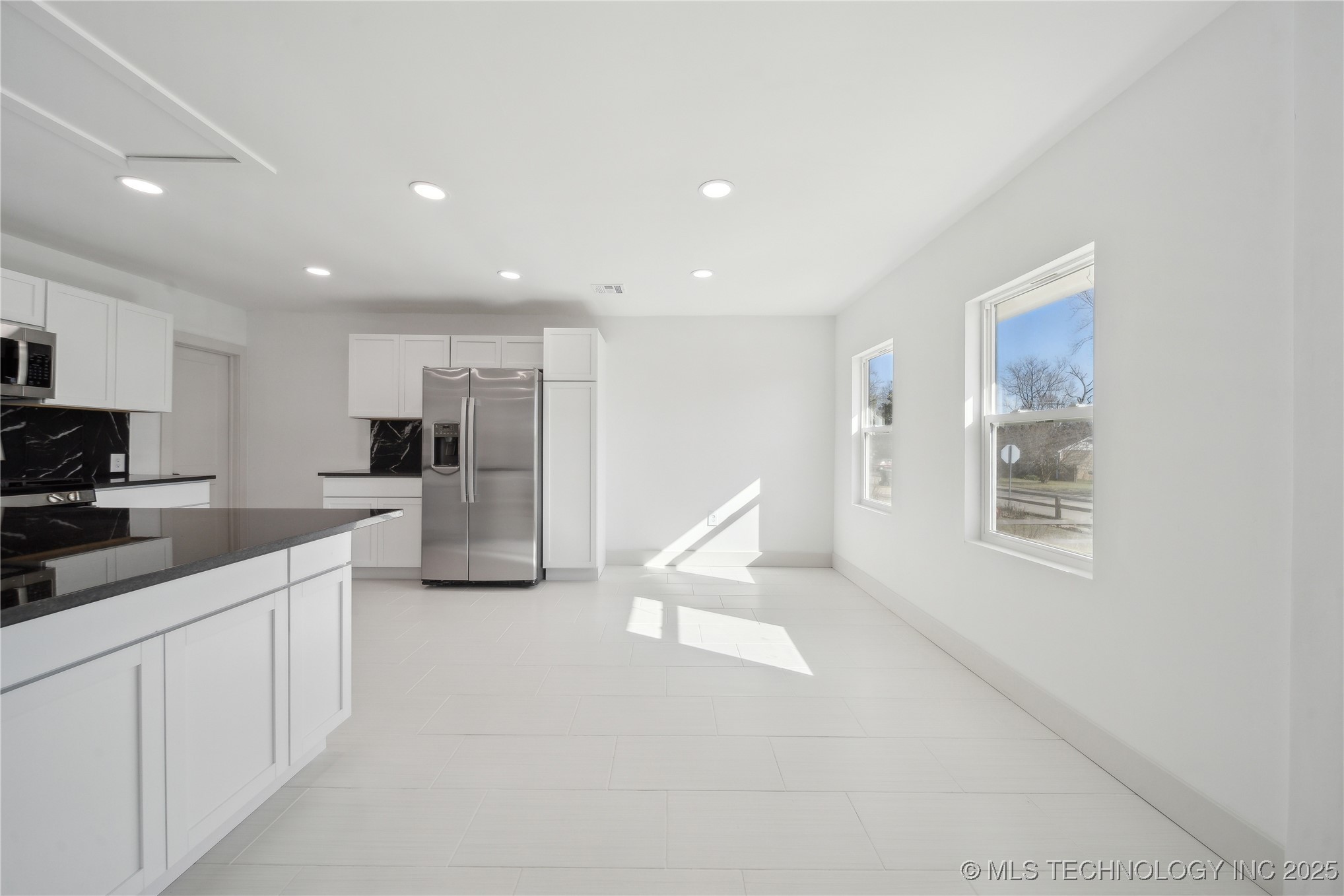 1137 N Oklahoma Avenue Property Photo 5