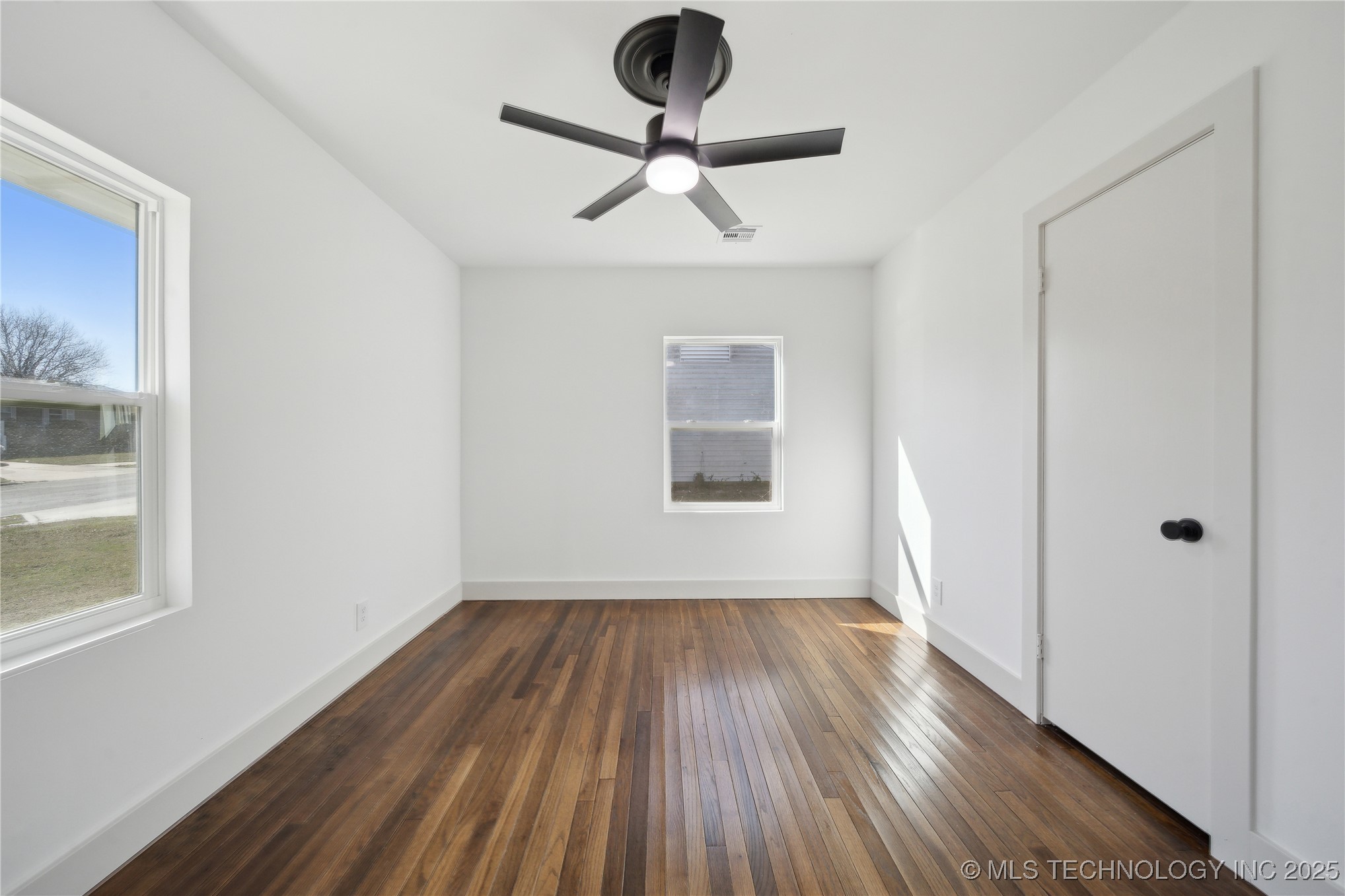 1137 N Oklahoma Avenue Property Photo 6