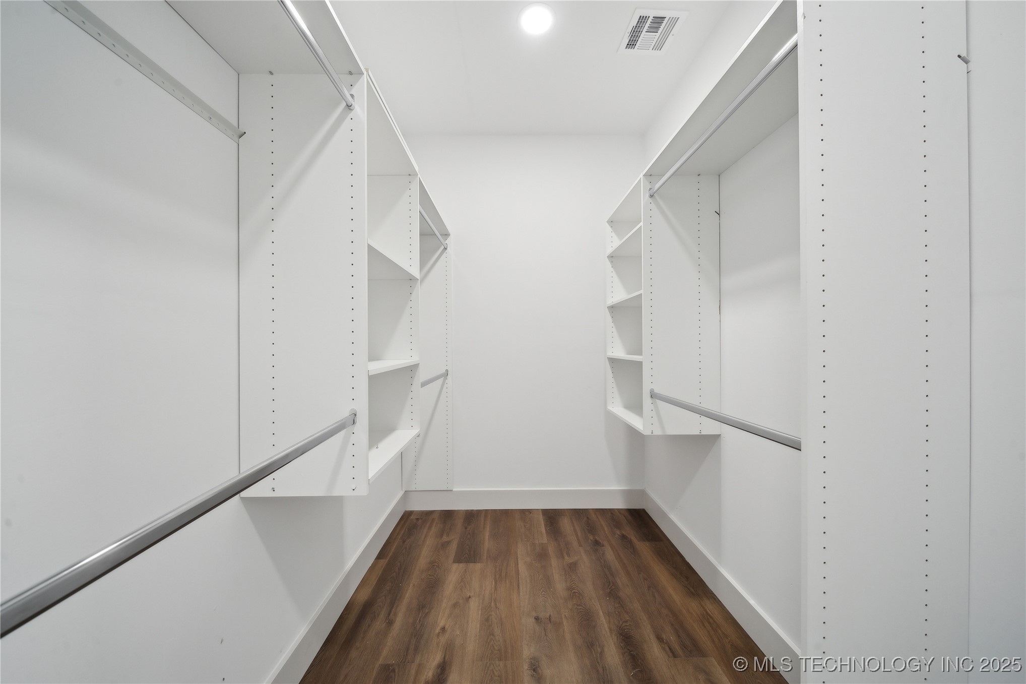 1137 N Oklahoma Avenue Property Photo 7