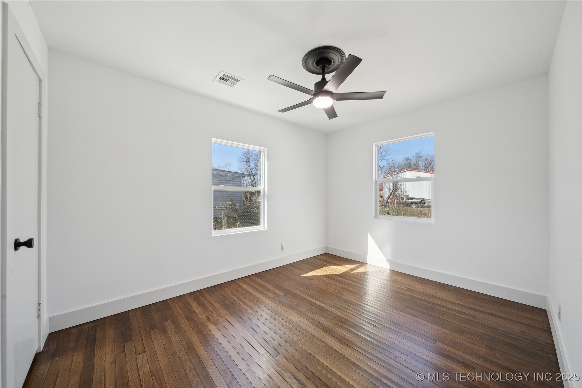 1137 N Oklahoma Avenue Property Photo 9