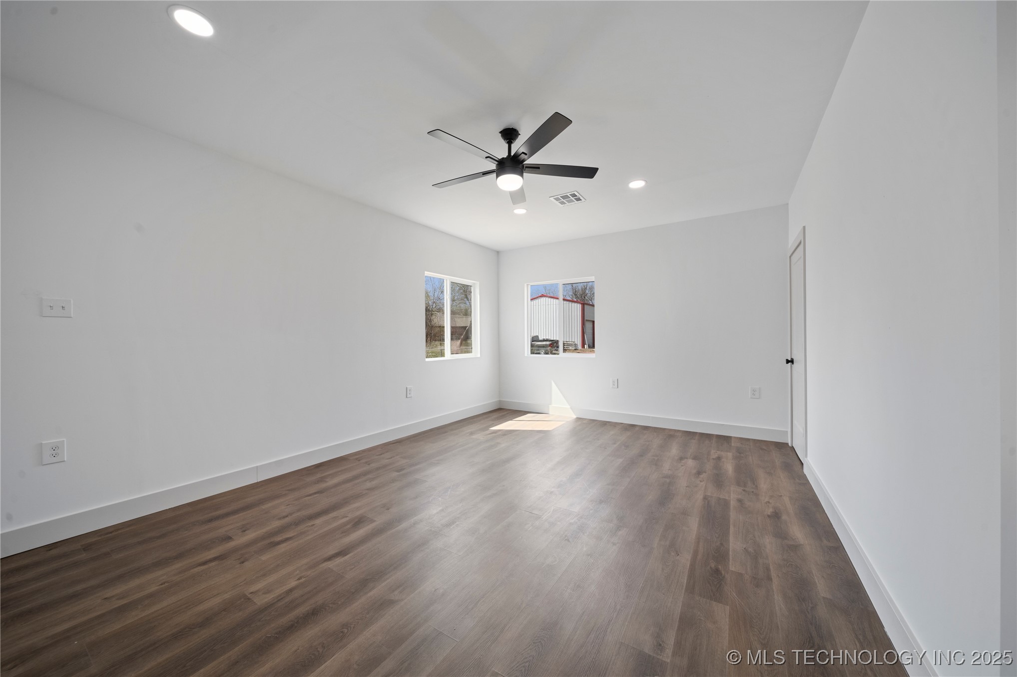 1137 N Oklahoma Avenue Property Photo 10