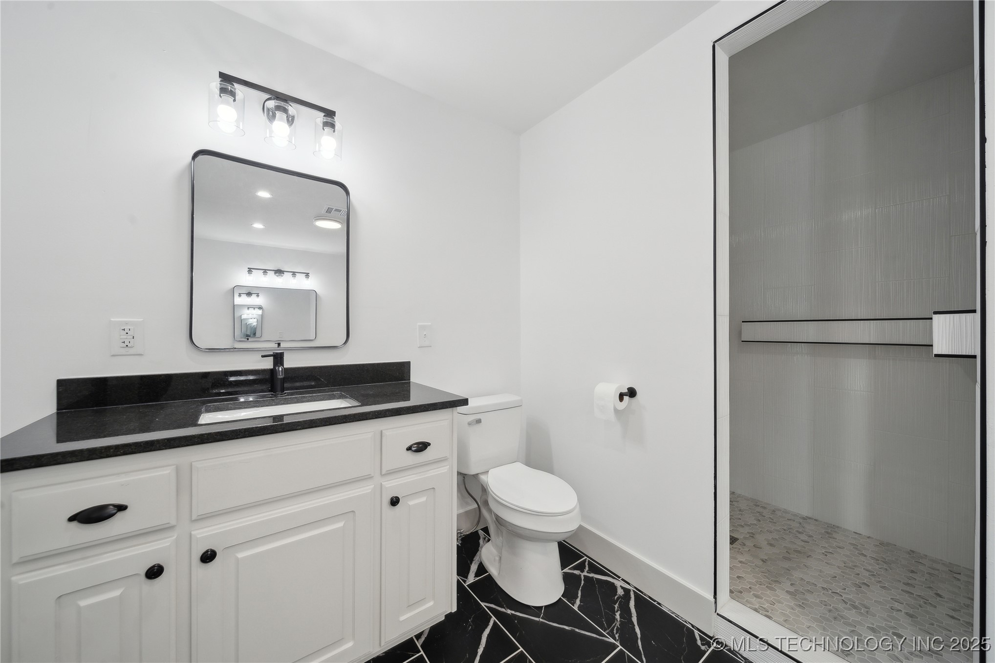 1137 N Oklahoma Avenue Property Photo 11