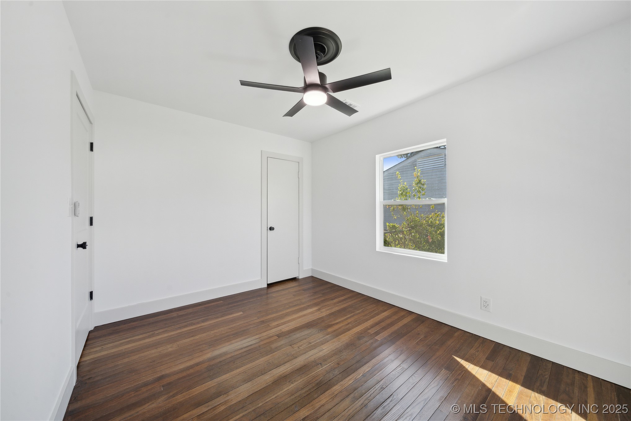 1137 N Oklahoma Avenue Property Photo 12