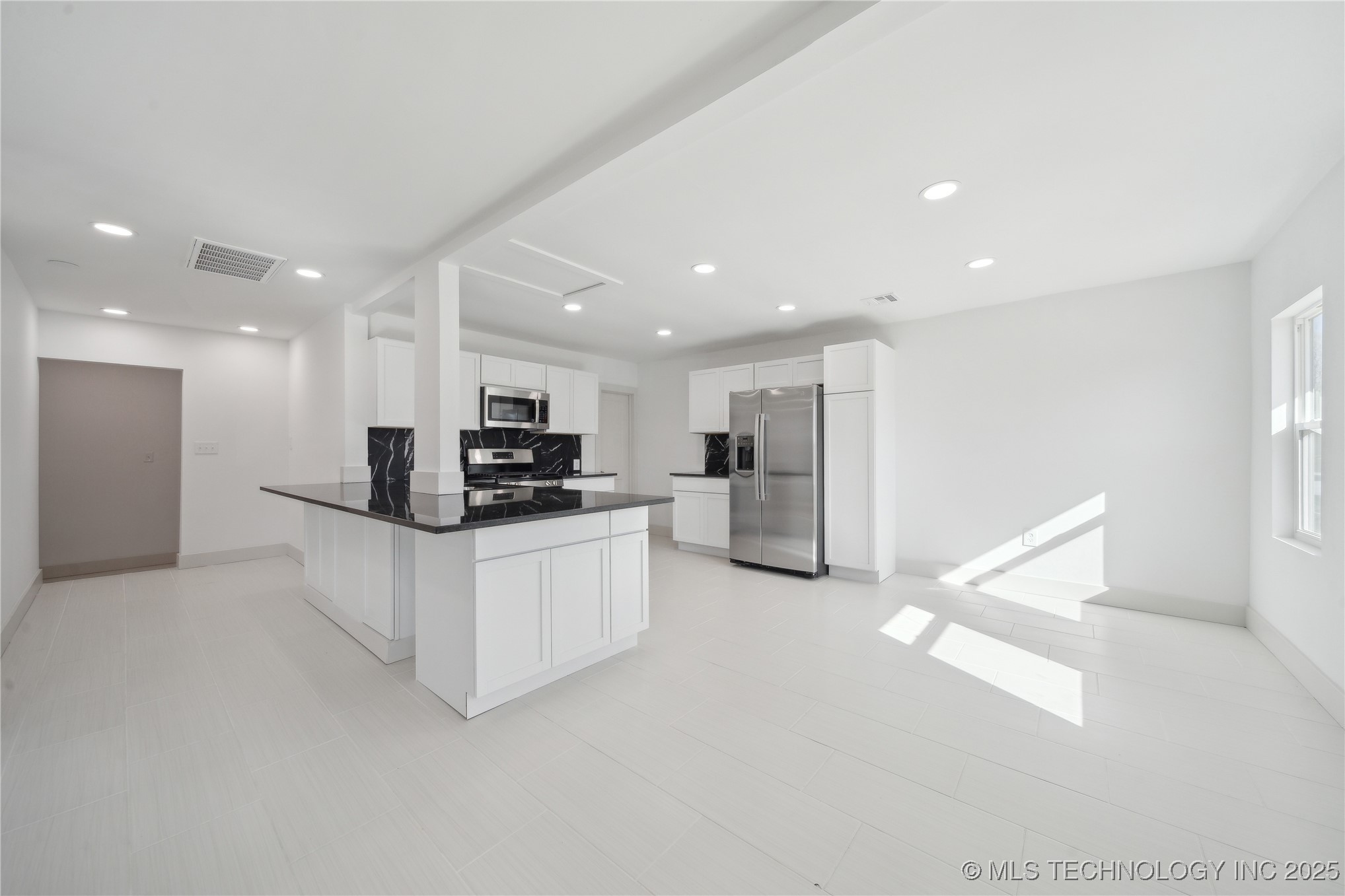 1137 N Oklahoma Avenue Property Photo 13