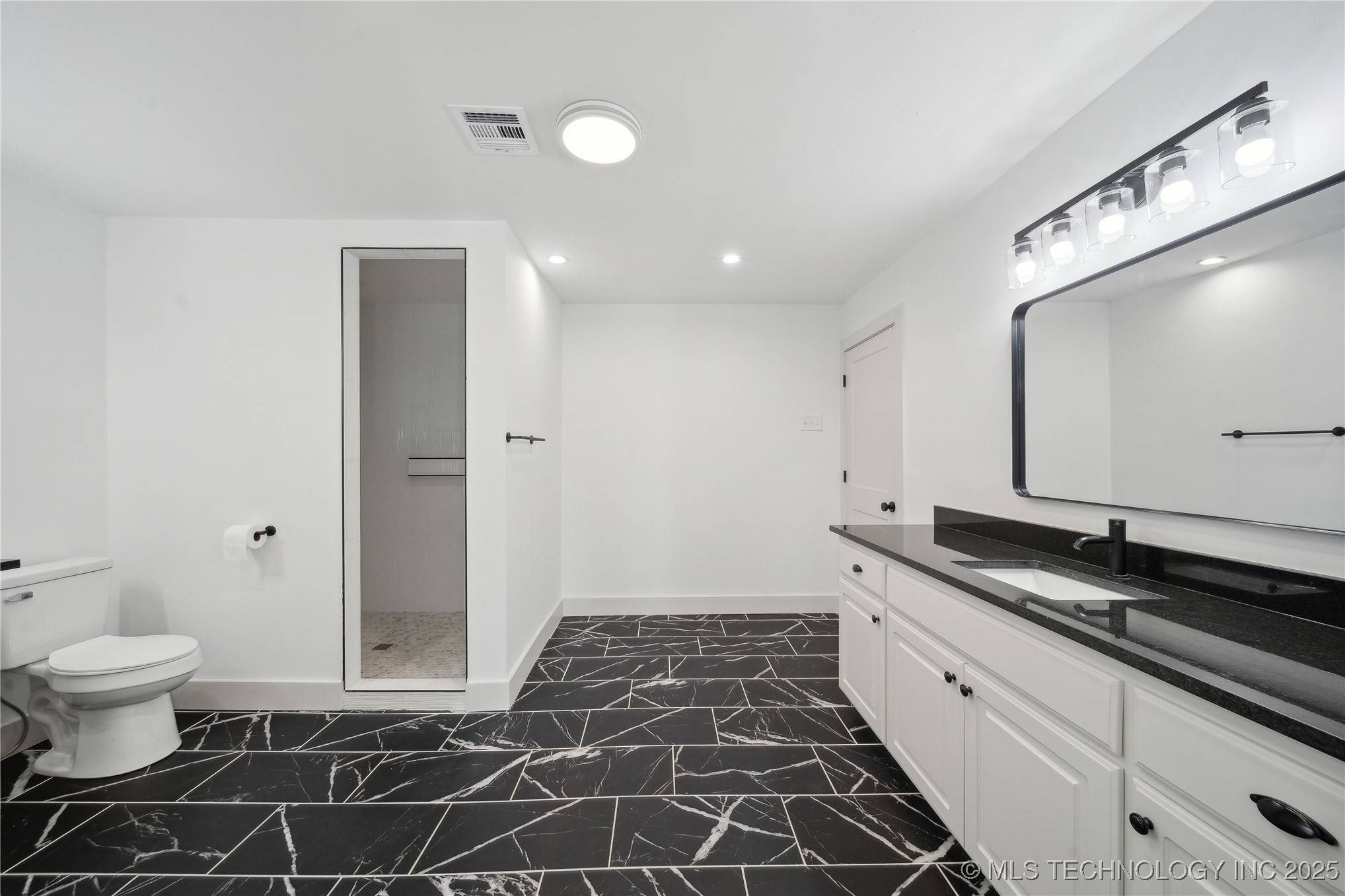 1137 N Oklahoma Avenue Property Photo 18