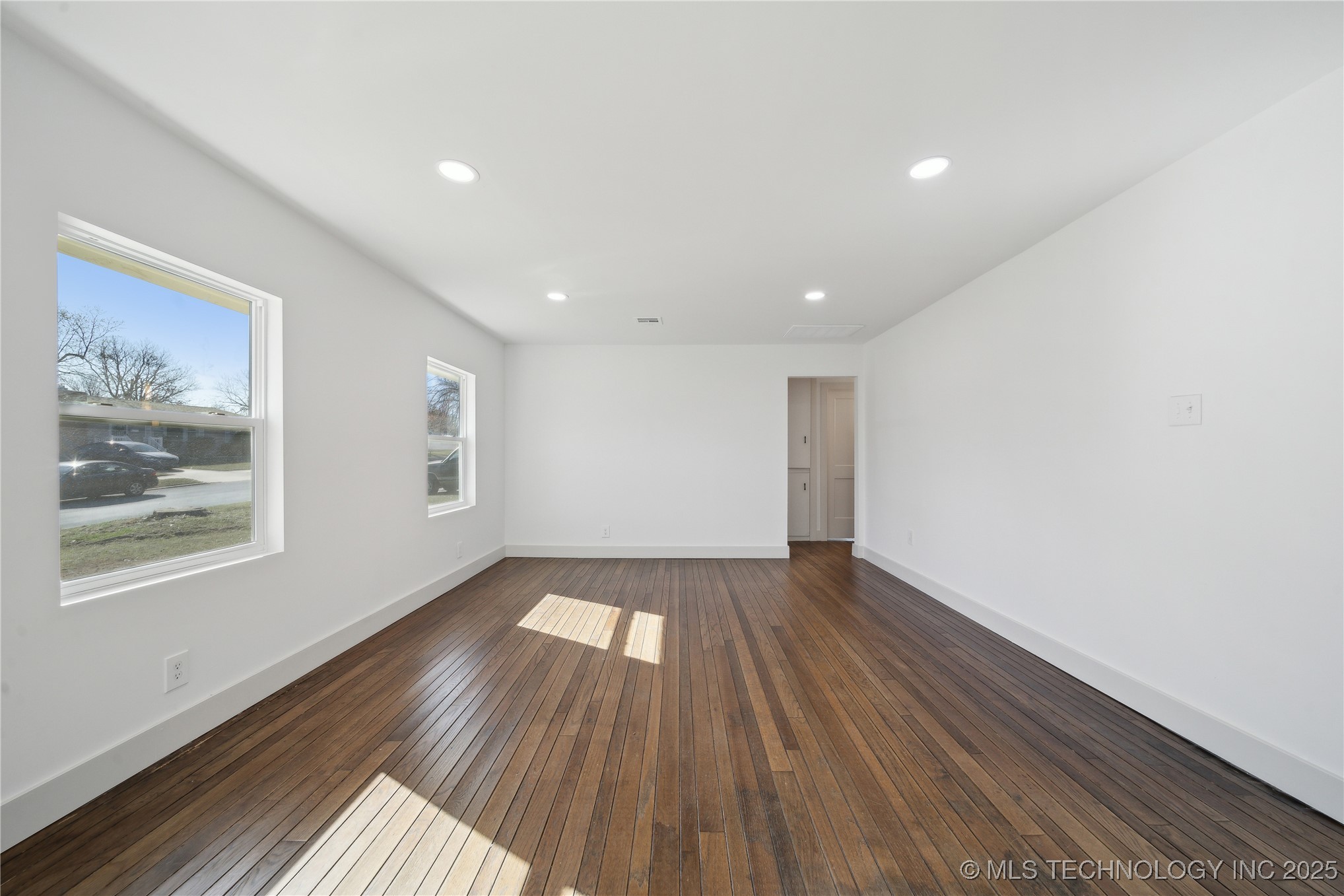 1137 N Oklahoma Avenue Property Photo 19