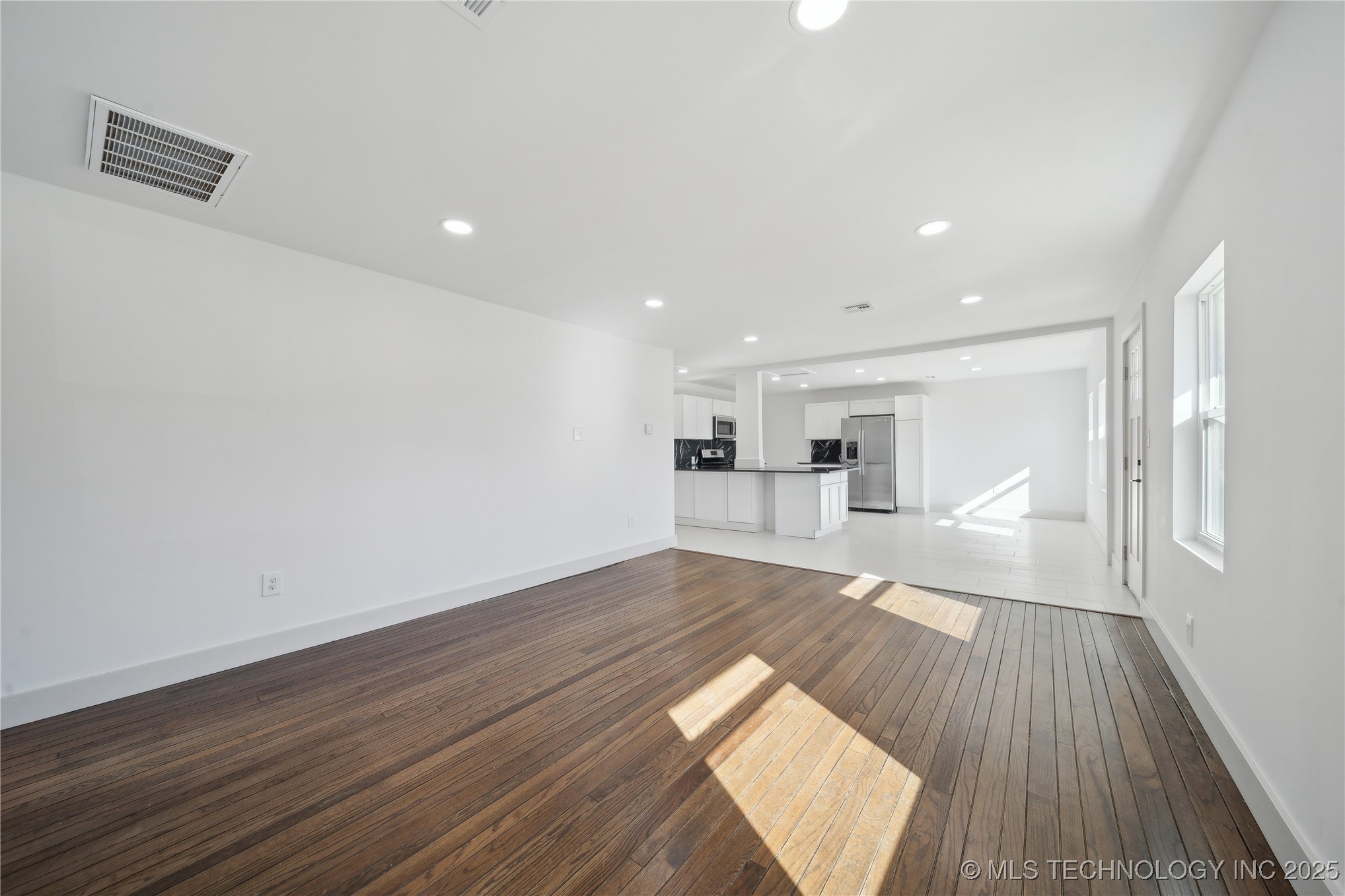 1137 N Oklahoma Avenue Property Photo 23