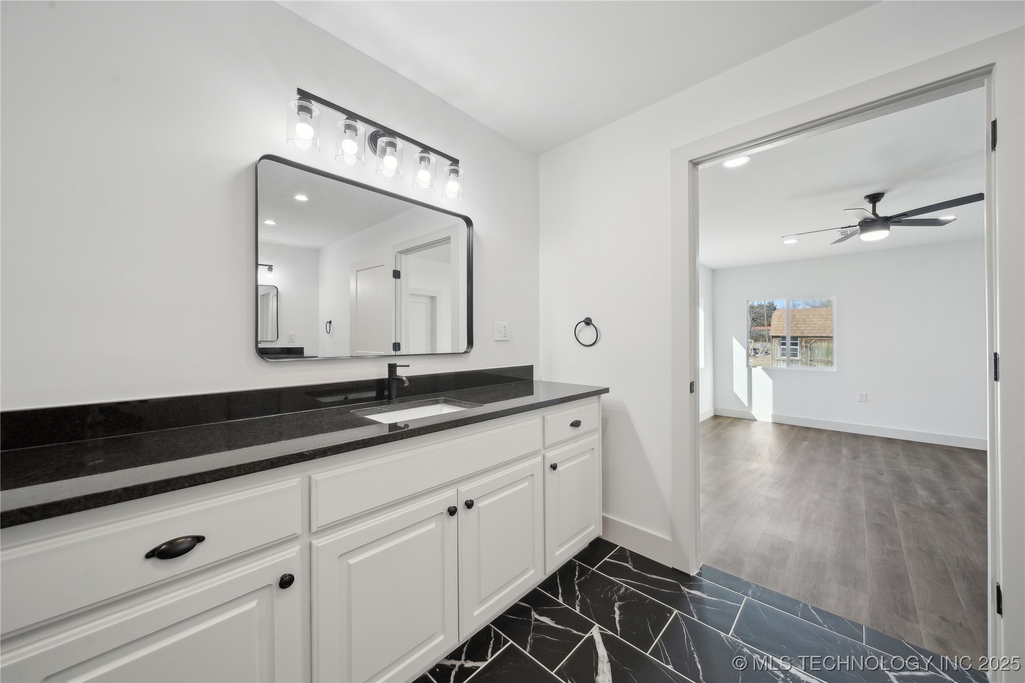 1137 N Oklahoma Avenue Property Photo 25