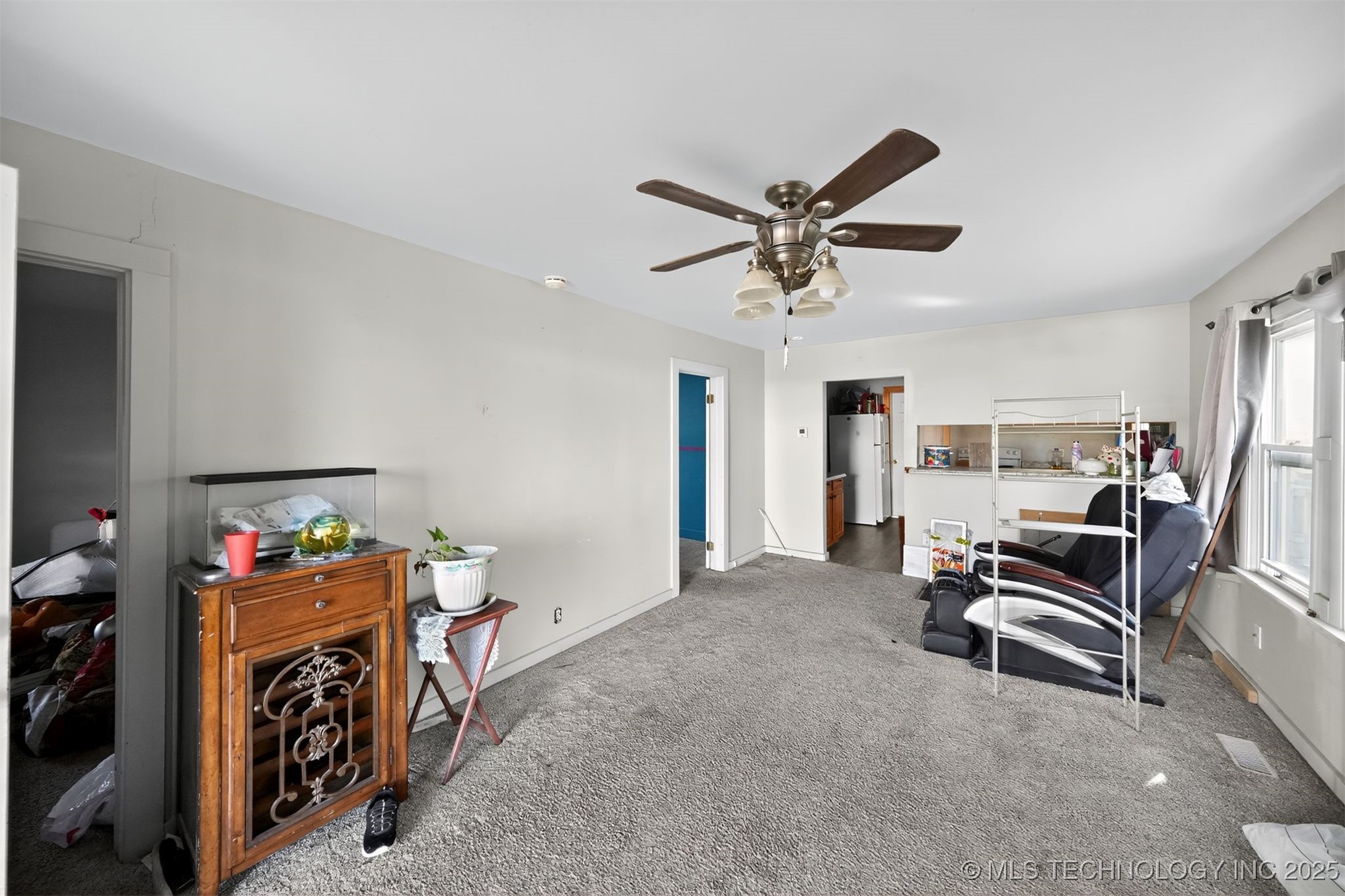 1128 E Arch Avenue Property Photo 6