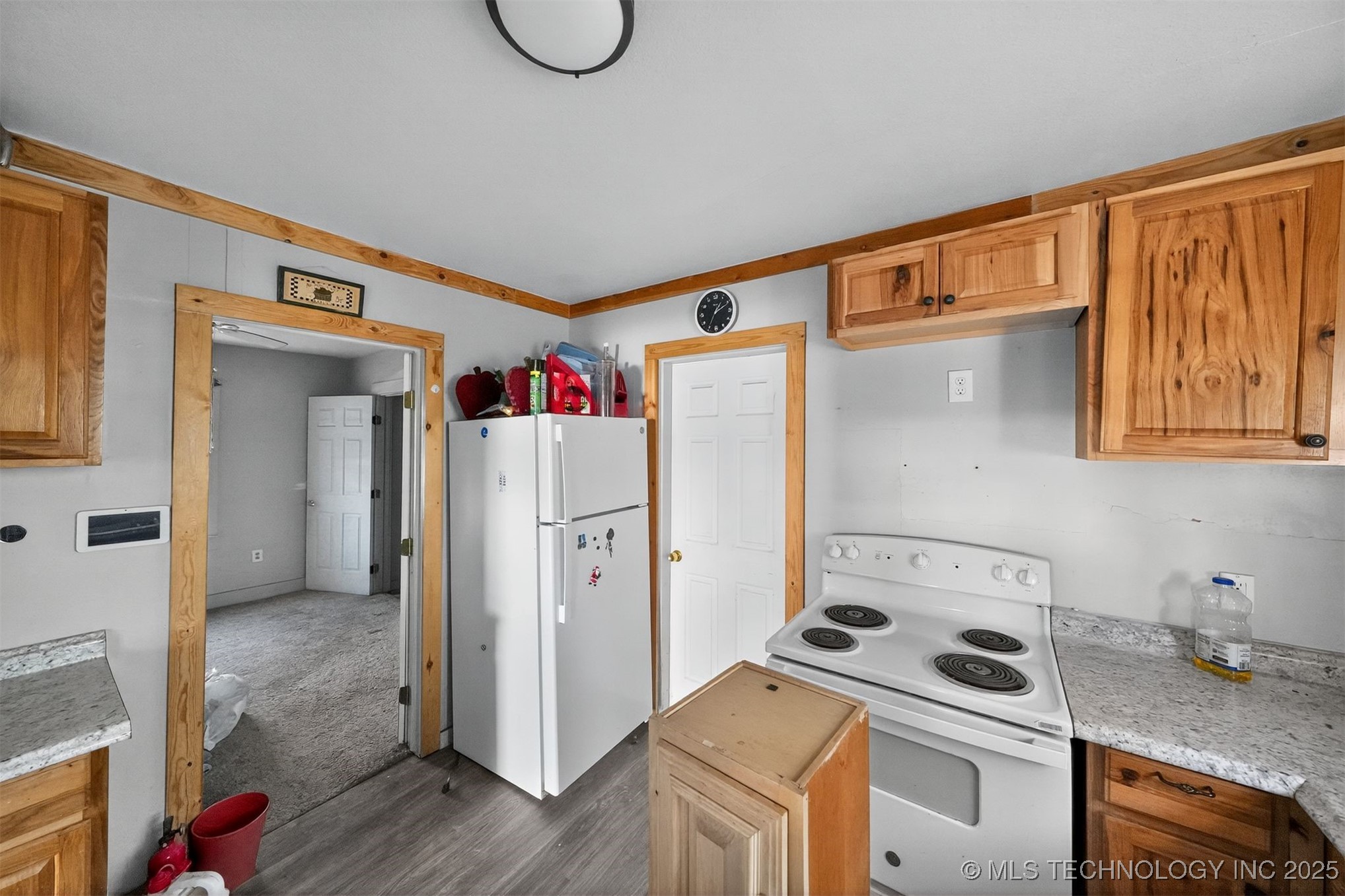 1128 E Arch Avenue Property Photo 9